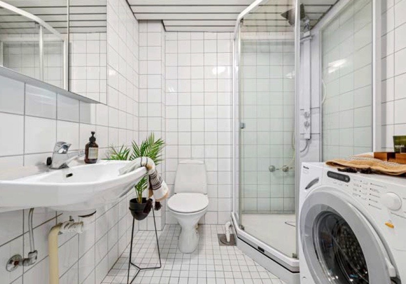 Bad med dusjkabinett. Galleribilde