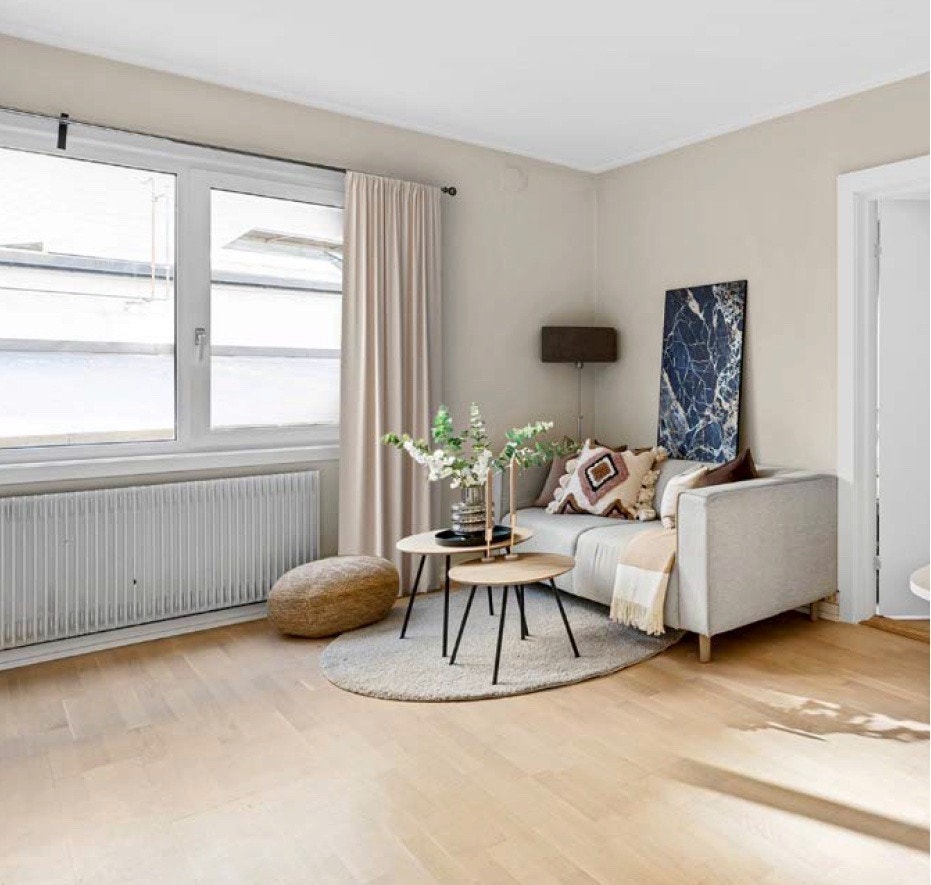 Stue med åpen kjøkkenløsning. Galleribilde