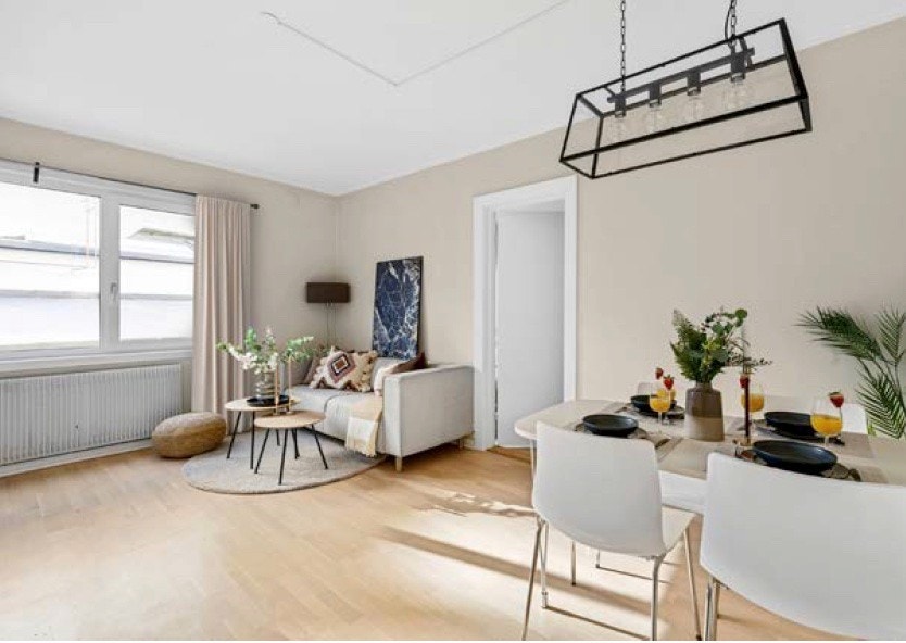 Stue med åpen kjøkkenløsning. Galleribilde