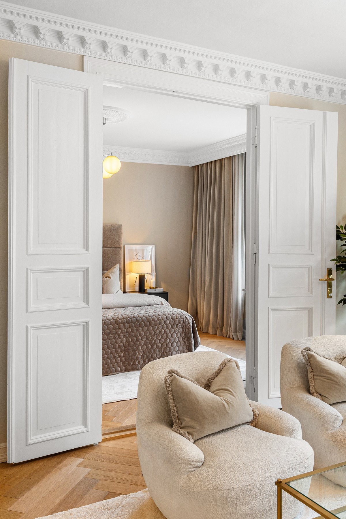 Nydelige fløydører, restaurert i 2023. Galleribilde