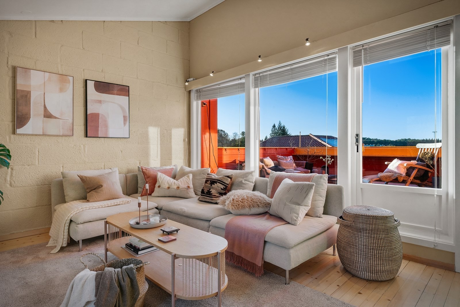 Lyse farger på veggene som skaper en lun og fin atmosfære Galleribilde