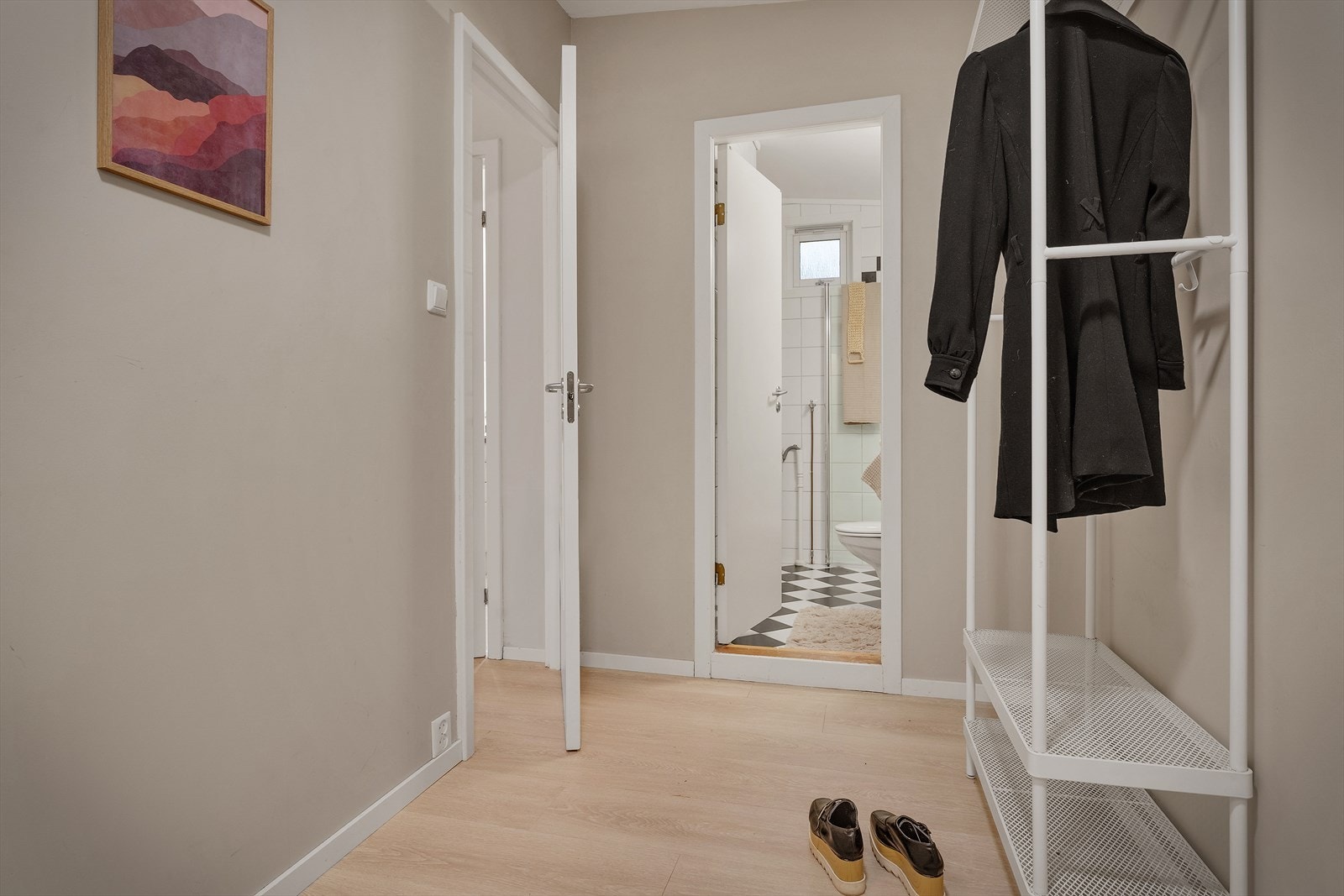 Fra entreen finner vi baderommet Galleribilde