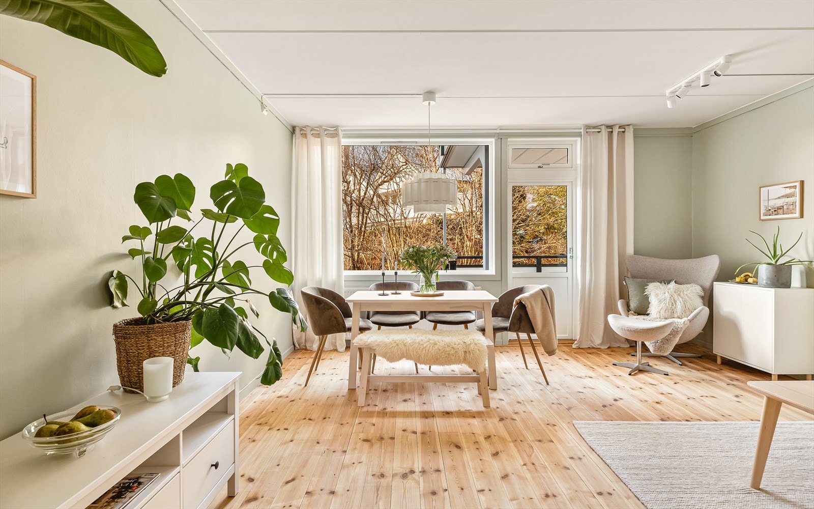 Velkommen til Vilhelm Bjerknes' vei 57, en flott og nyoppusset 3-roms leilighet med fin beliggenhet på toppen av Slettebakken. Galleribilde