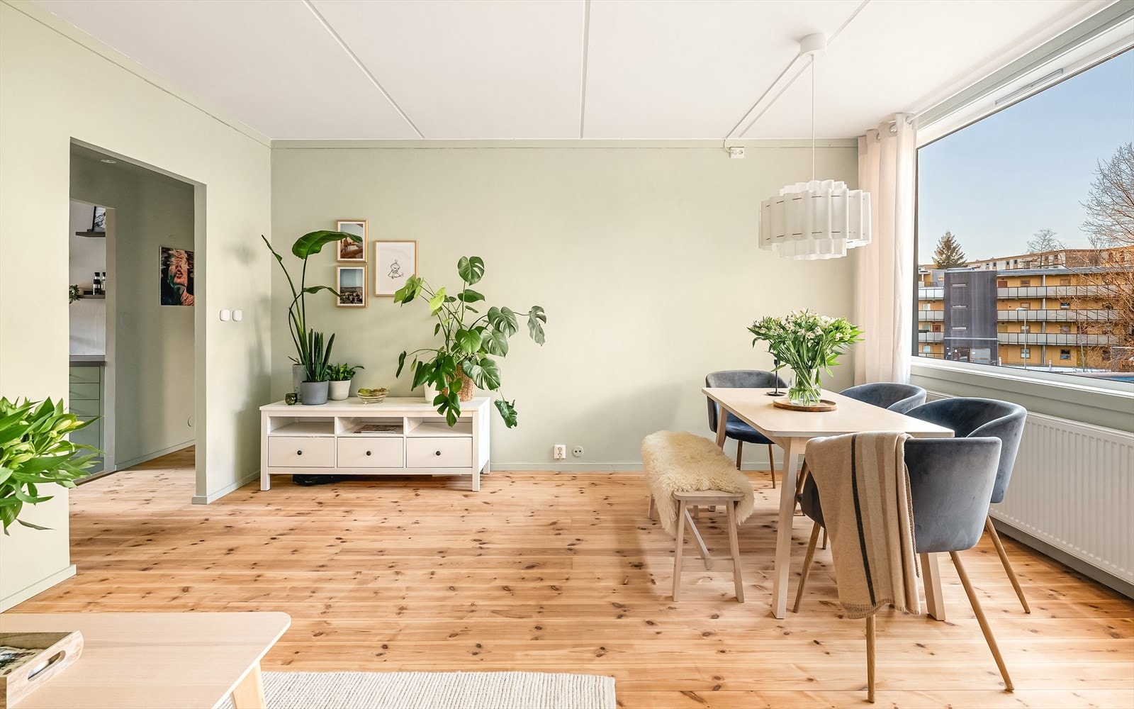 Leiligheten har en romslig stue som måler 21,6 kvm. Galleribilde