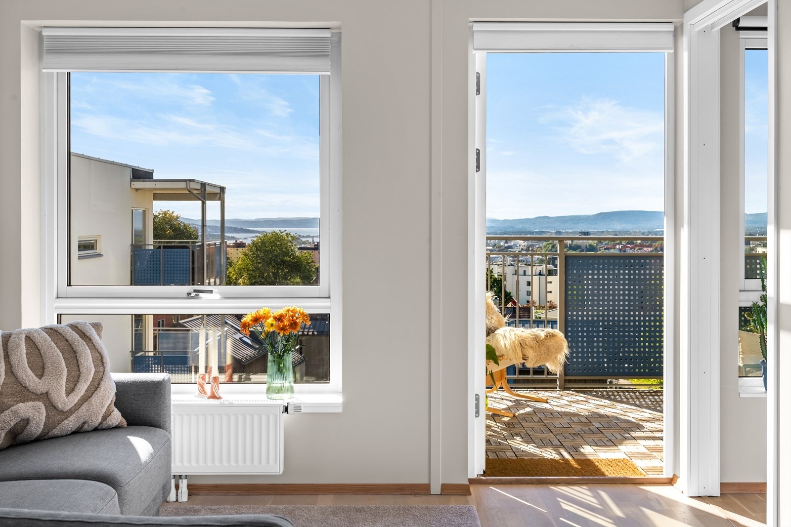 Leiligheten er strøken med delikate malte overflater og nyslipt parkettgulv. Galleribilde