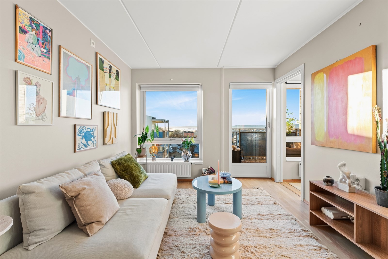 Felleskostnadene inkluderer blant annet varmtvann, fyring, TV, internett m.m. Galleribilde