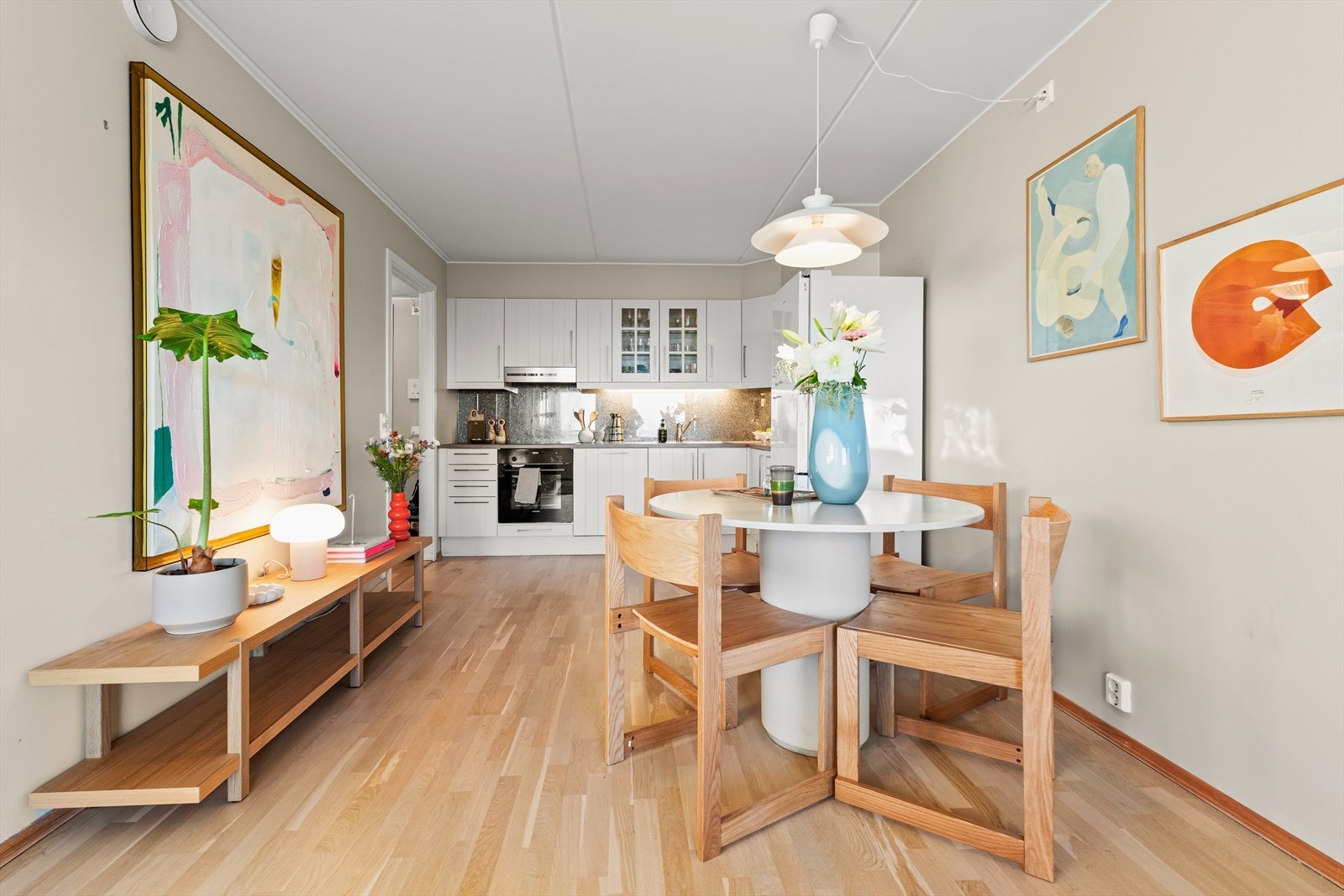 Her får du også plass til et spisebord. Galleribilde