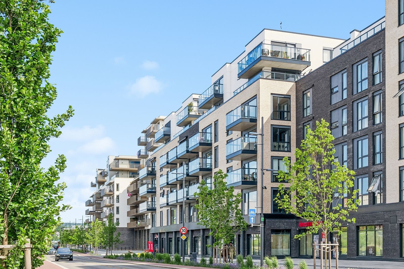 Velkommen til Skigata 10. En lekker 3-roms leilighet med varmtvann, fyring og en p-plass inkl. Galleribilde