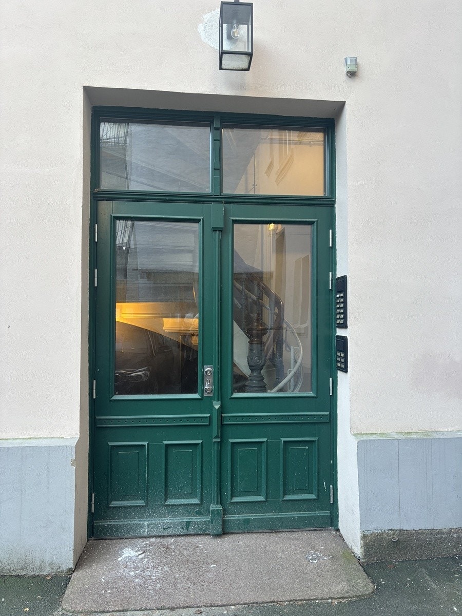 Inngang til gården Galleribilde