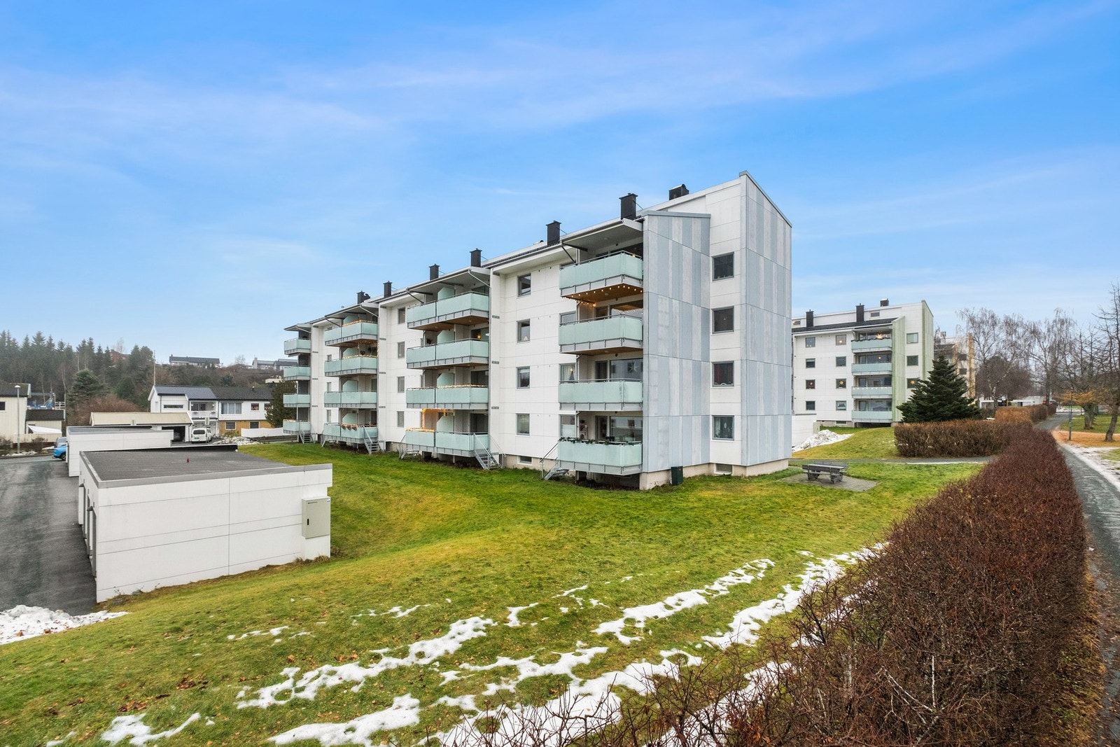 Bygget ble renovert i ca. 2018 hvor det bl.a ble etterisolert, satt inn nye vinduer og balkongdør, oppgradering av balkonger, nytt ventilasjonsanlegg m.m Galleribilde