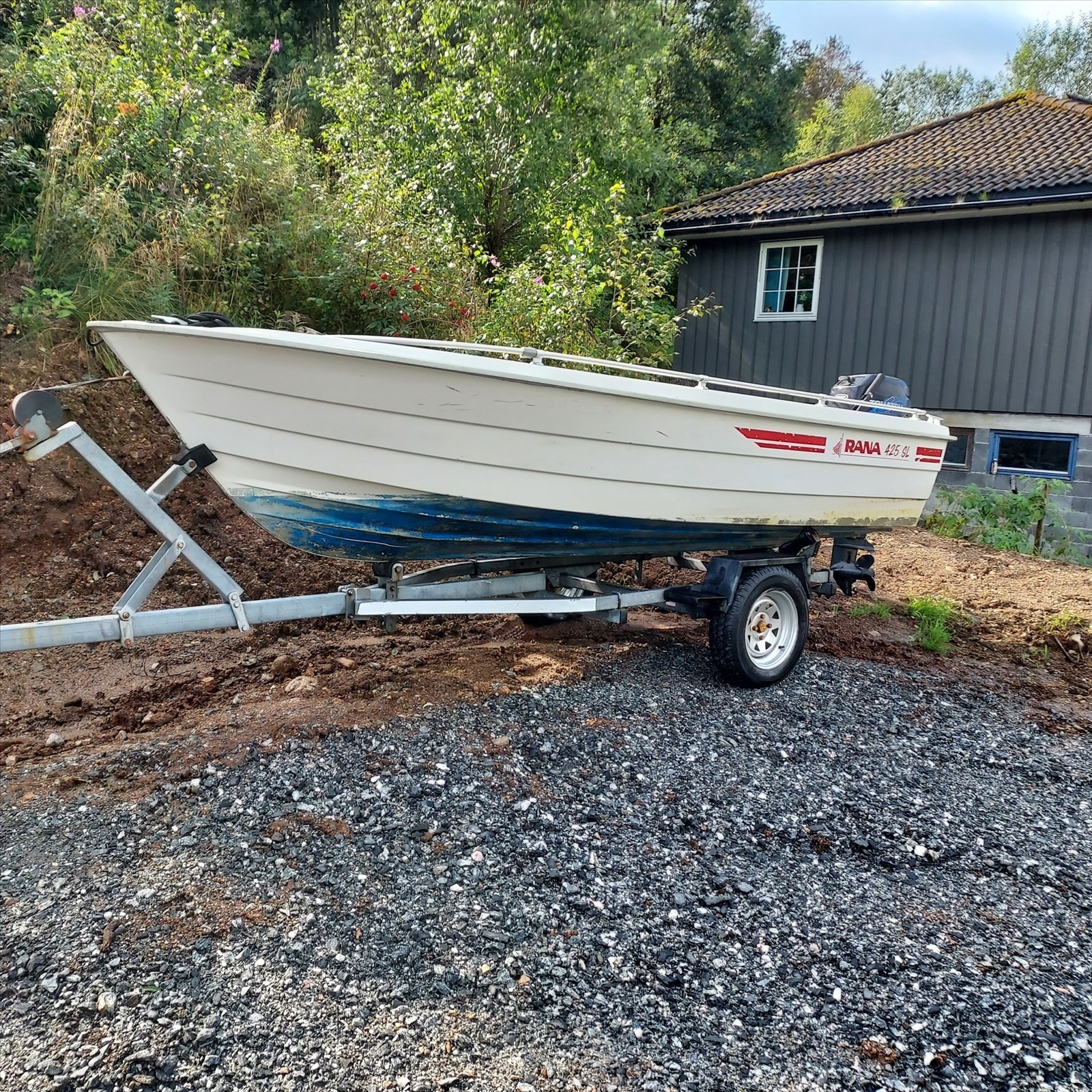 Båten følger også med. Galleribilde