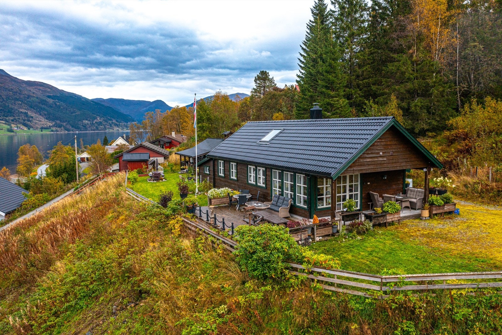 Velkommen til Nikolai Astrups Veg 205 | Presentert av Eiendomsmegler Norge v/ Raymond Sandøy. Galleribilde