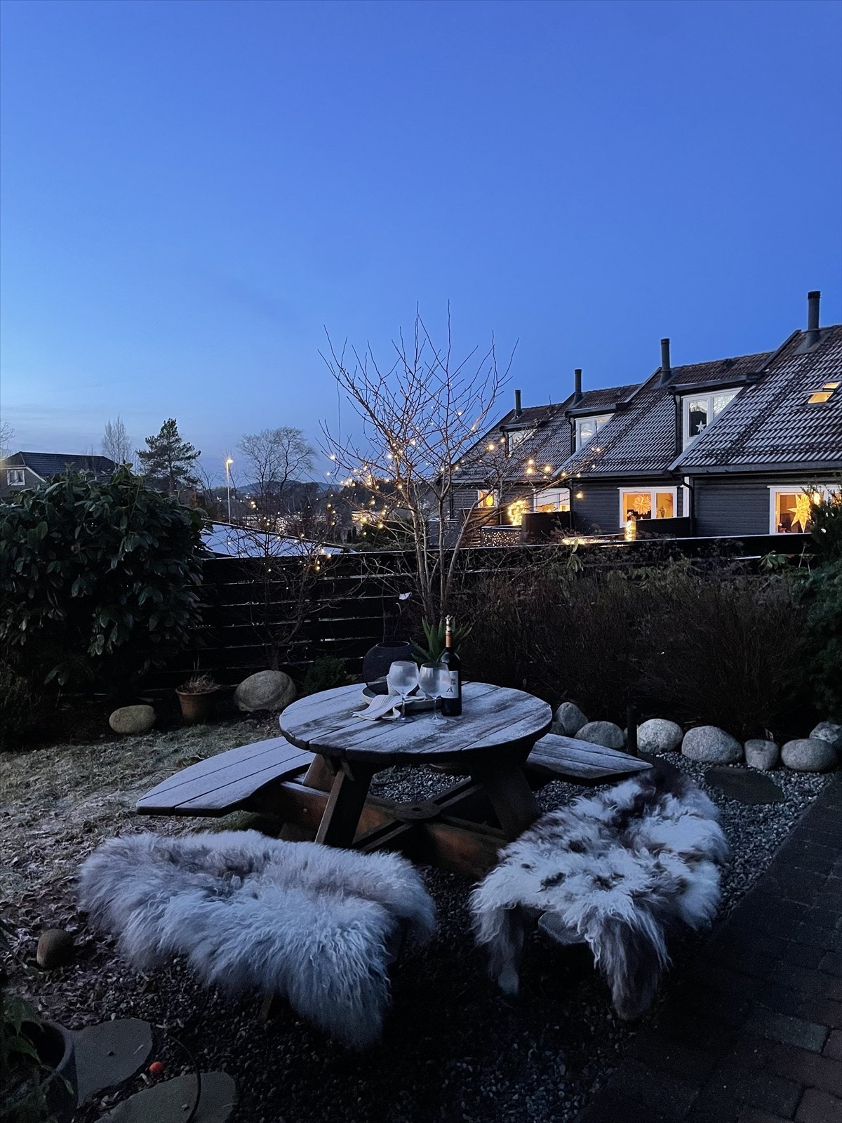 Kveldsbilde fra hagen (tatt av selger) Galleribilde