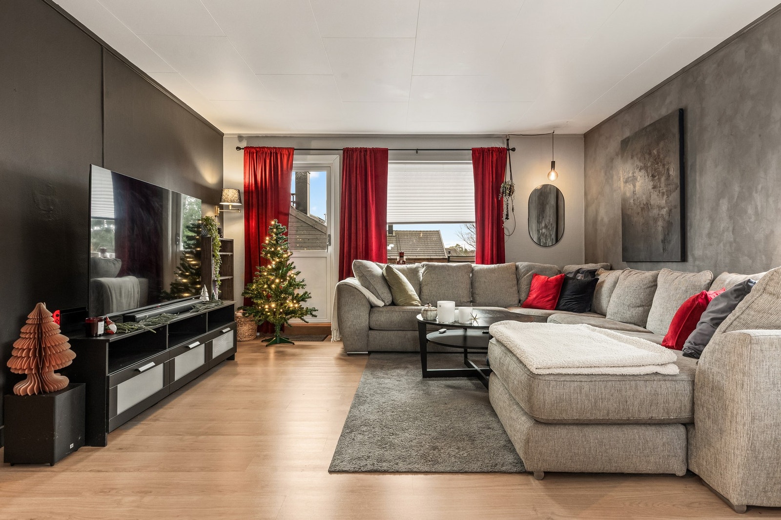 God plass til stor sofagruppe Galleribilde