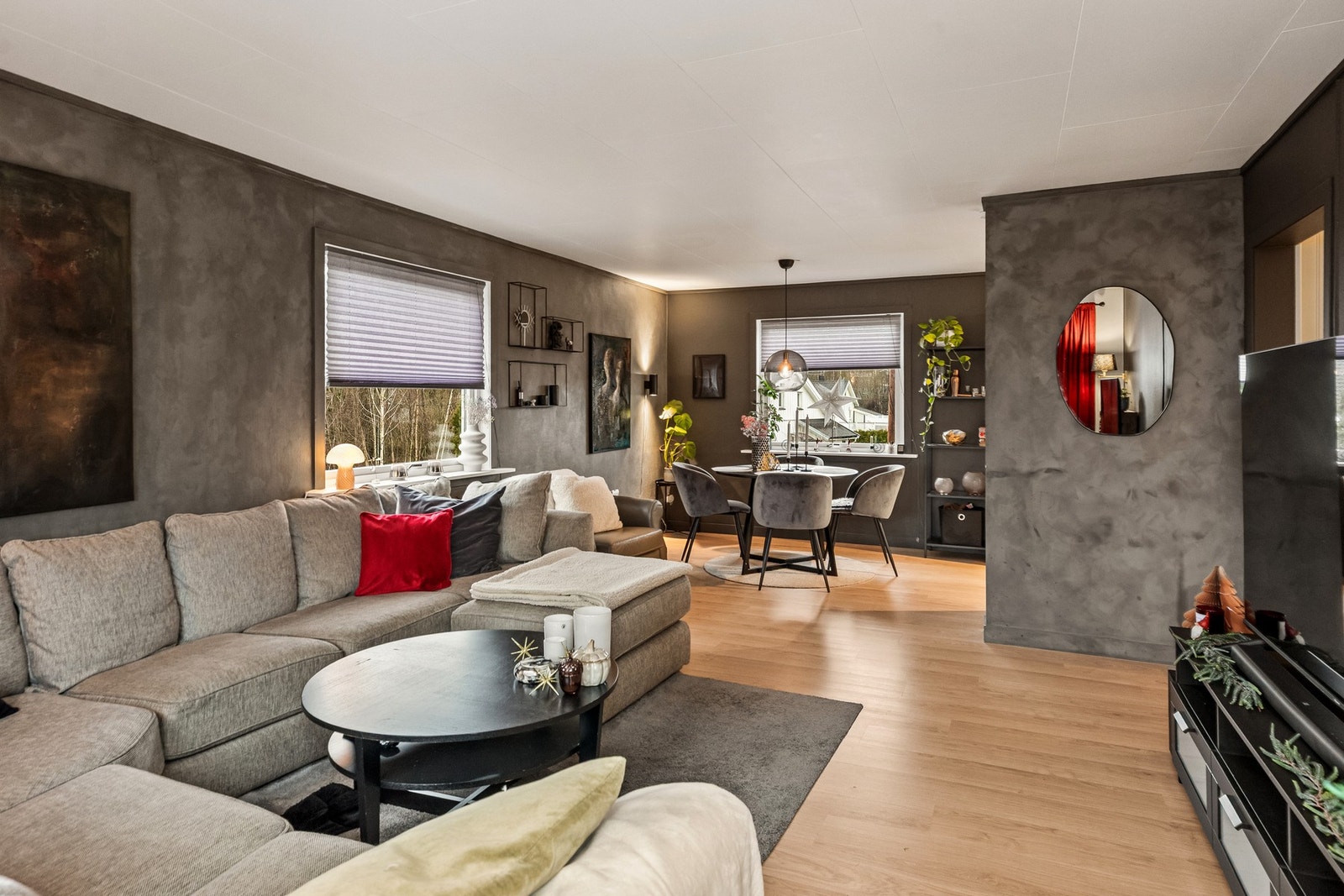 Åpen og fin stue Galleribilde