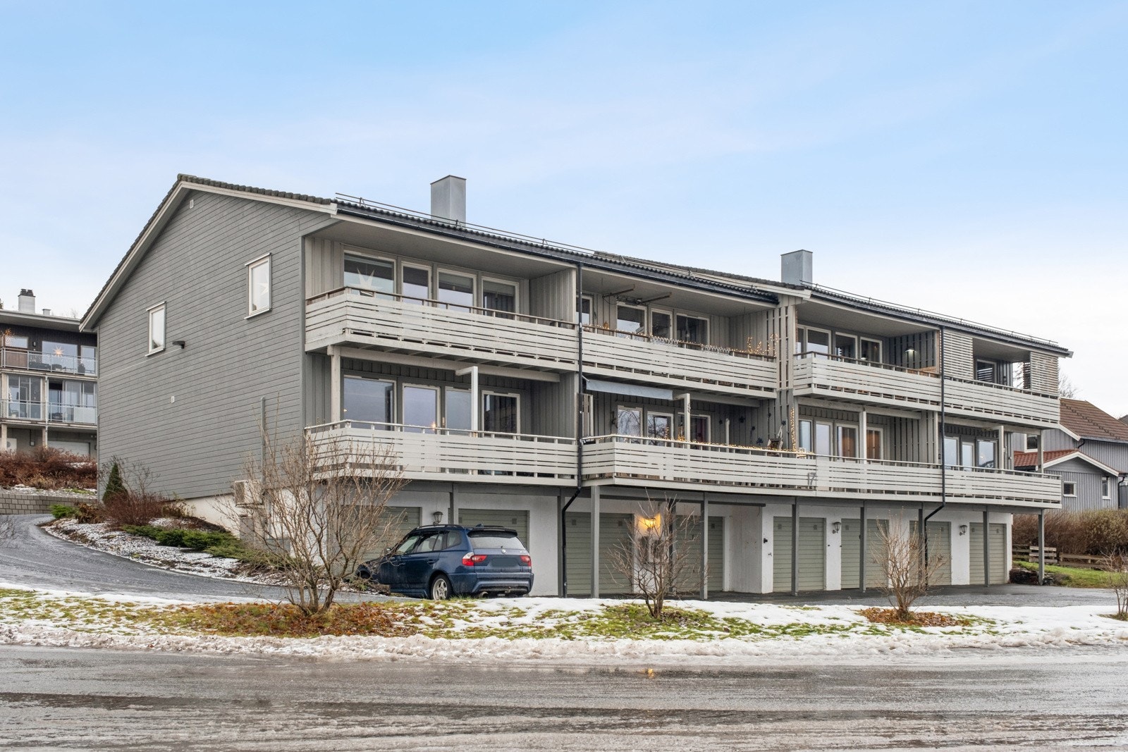 Velkommen til Bomvegen 17F - selveierleilighet med garasje og elbil-lader med sentral beliggenhet Galleribilde