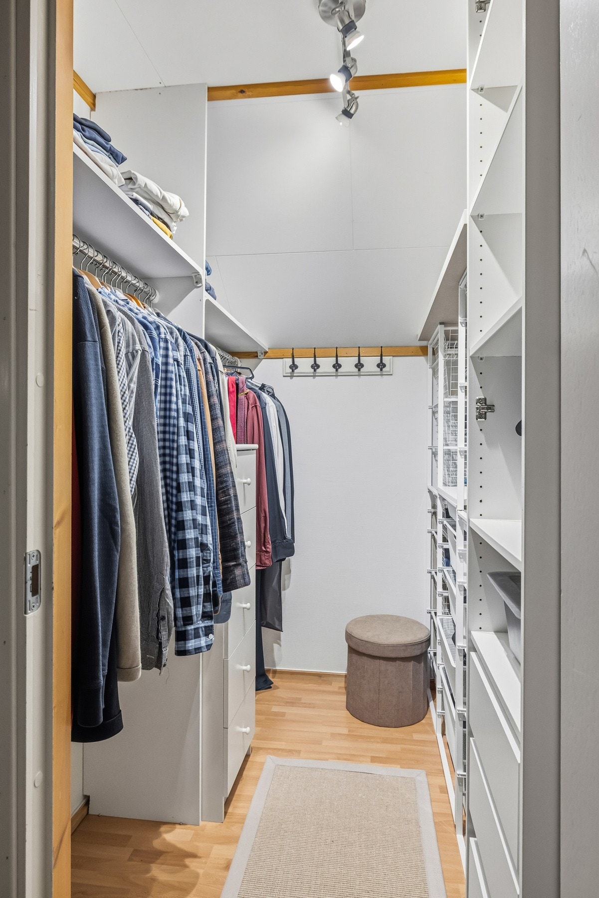 Bod/walk-in-closet i 2. etg. Galleribilde