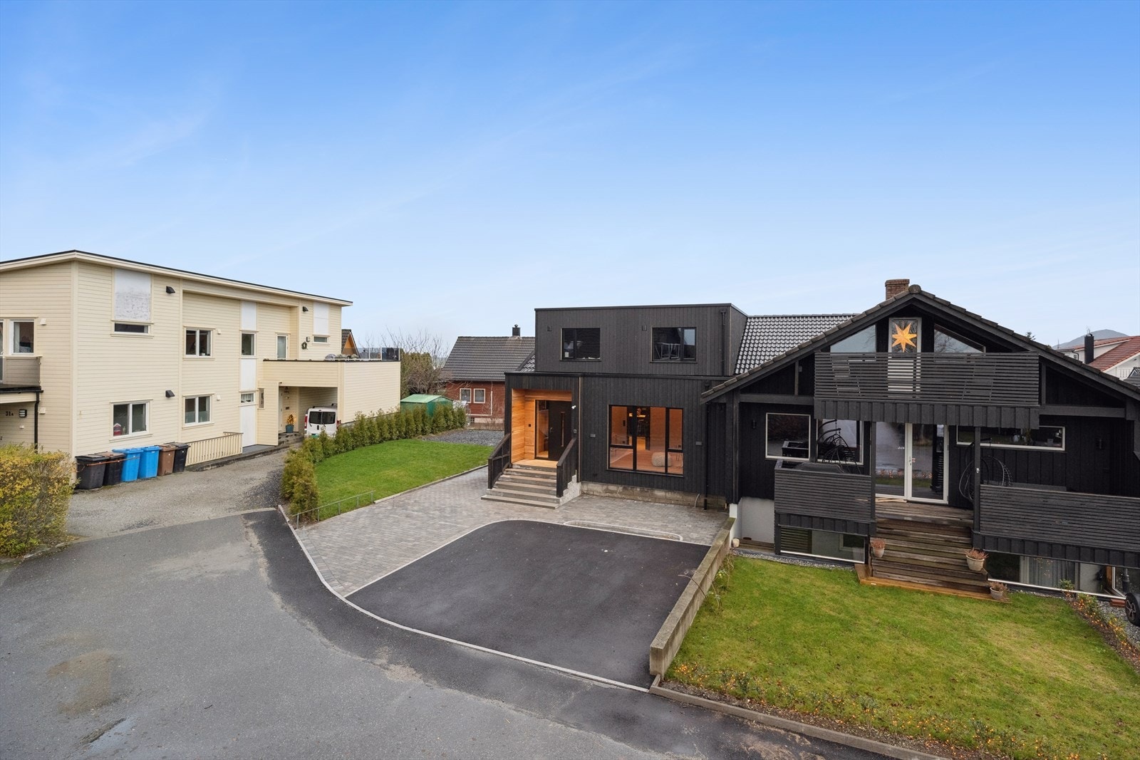 Marius Skadsems vei 19A ligger fint til i et etablert og etterspurt område på Trones i Sandnes. Galleribilde