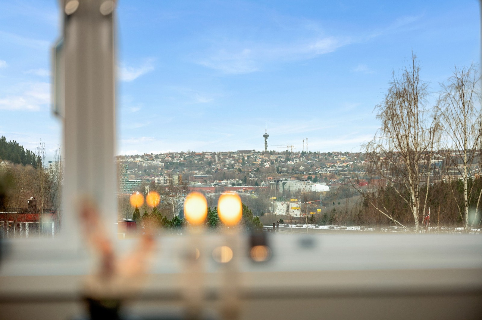 Utsikt over byen mot Tyholttårnet Galleribilde