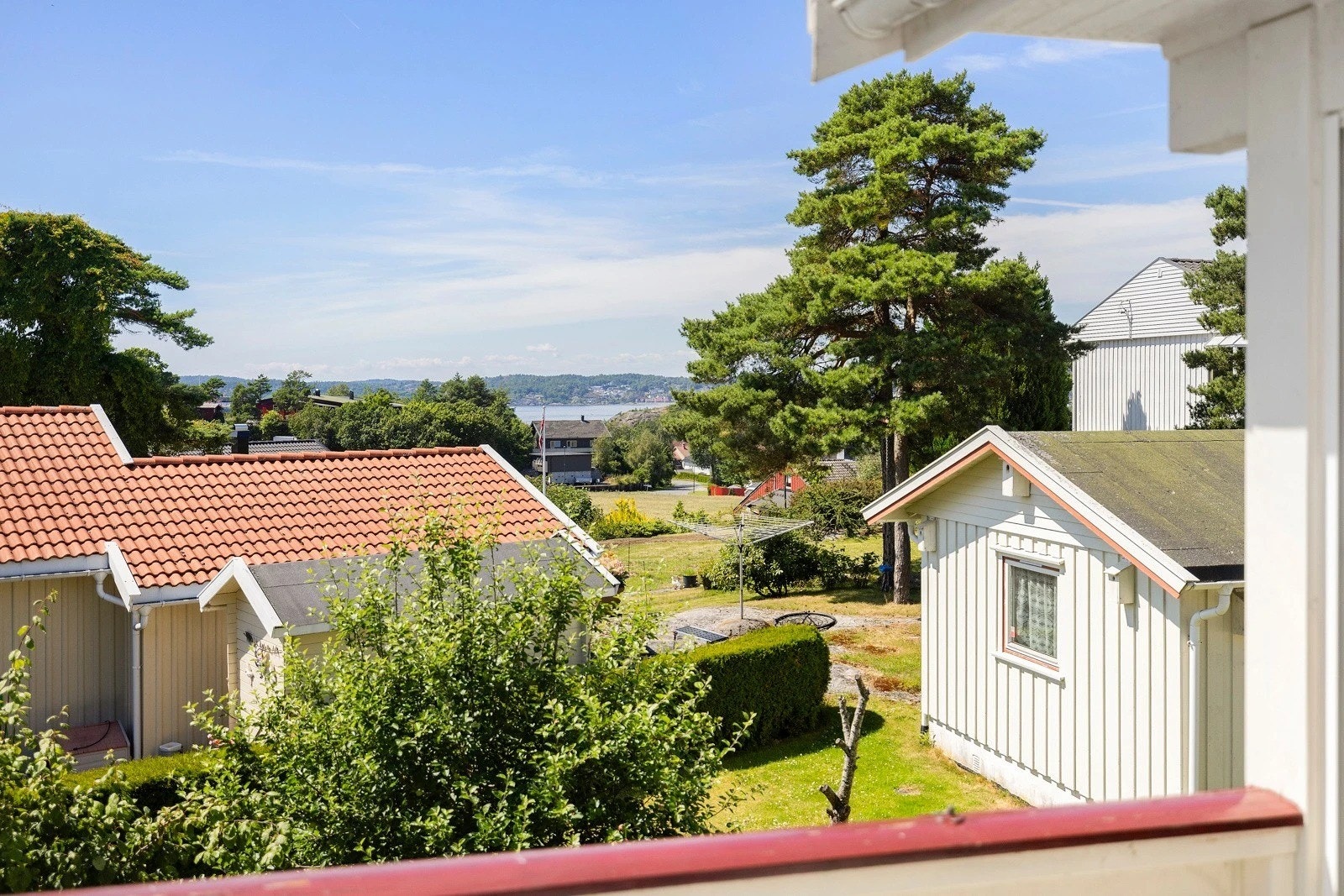 Utsikt til sjøen fra stuen Galleribilde