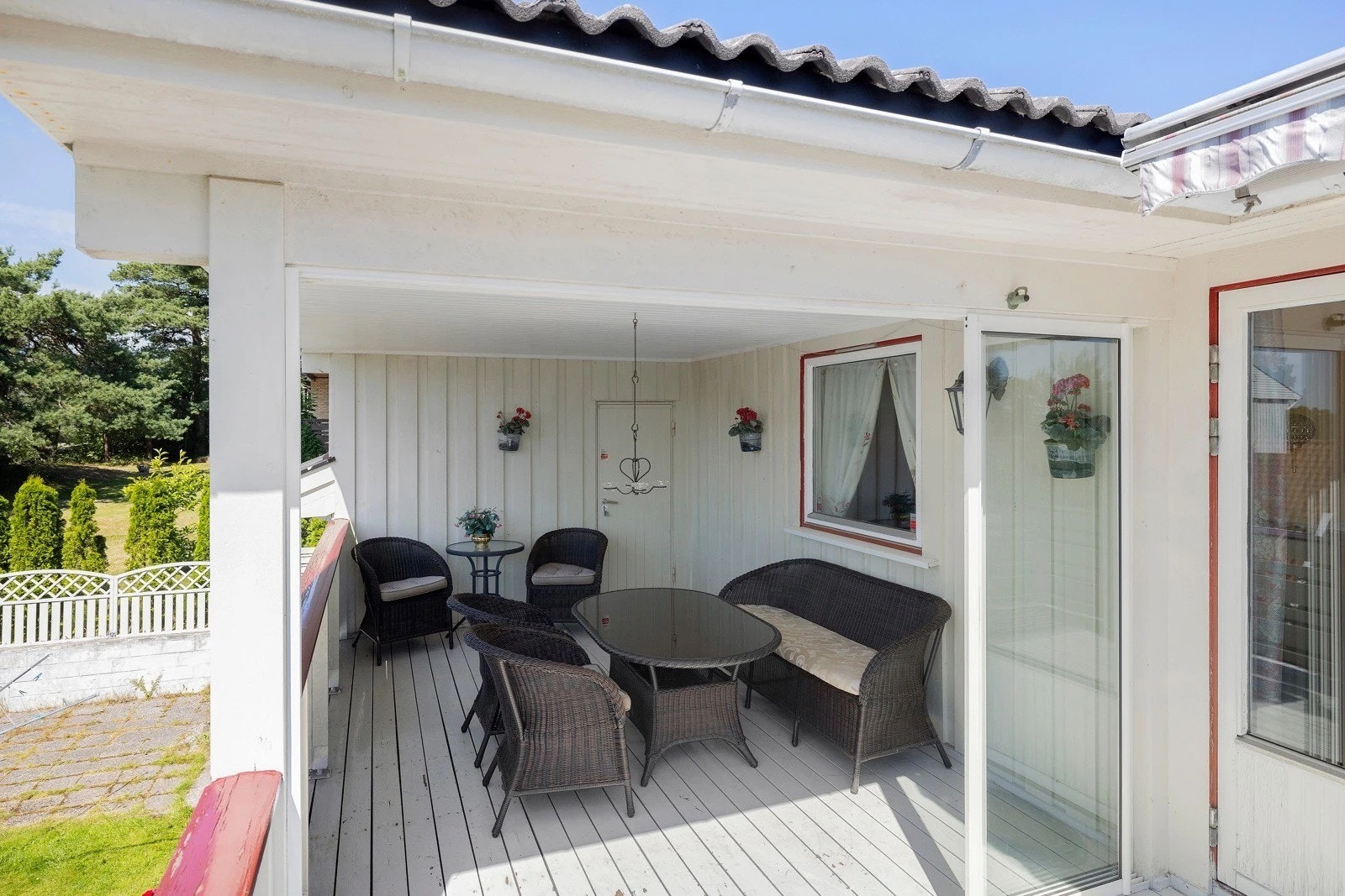 Deilig overbygd veranda Galleribilde