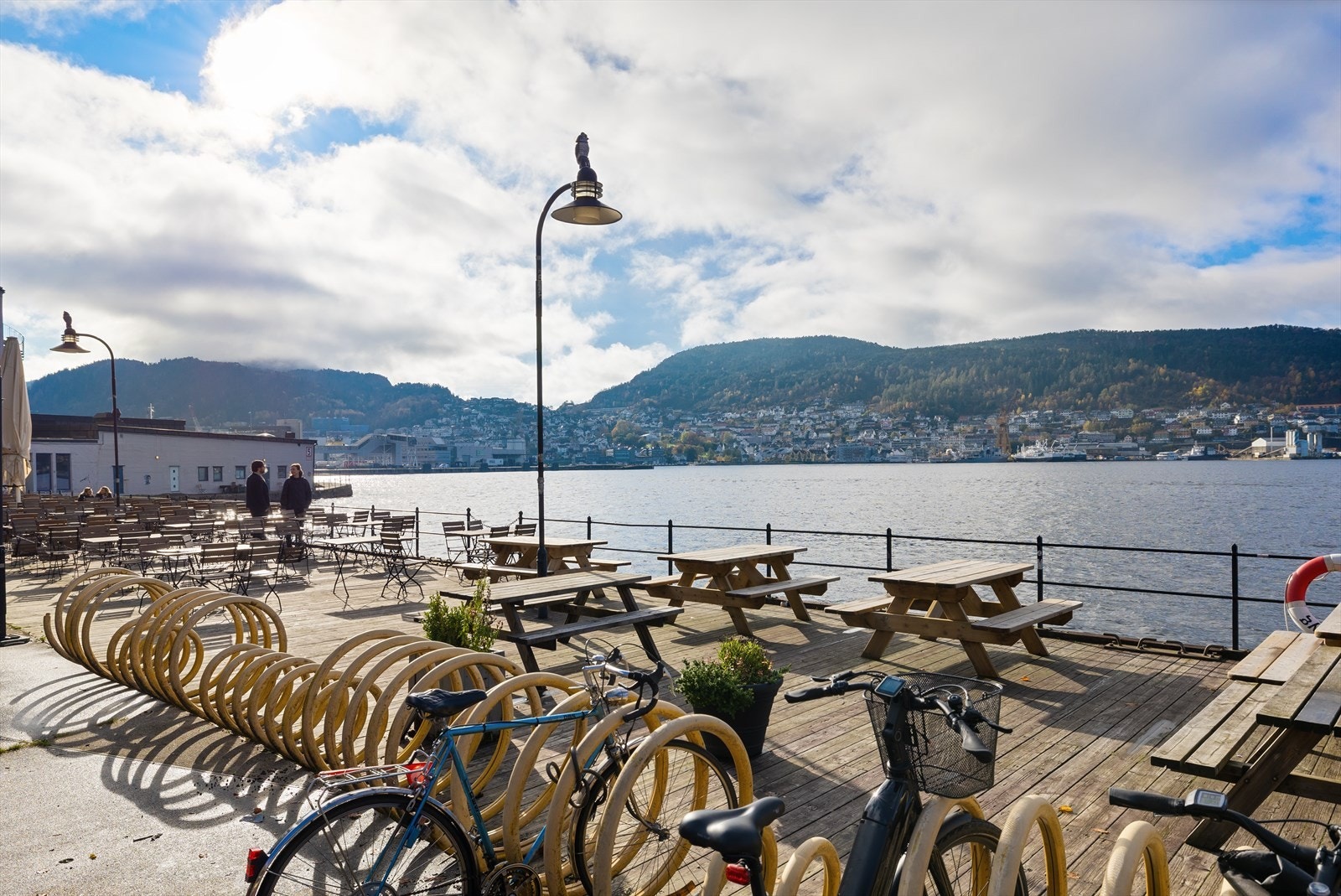 Kulturhuset Verftet har bla uteservering om sommeren. Galleribilde