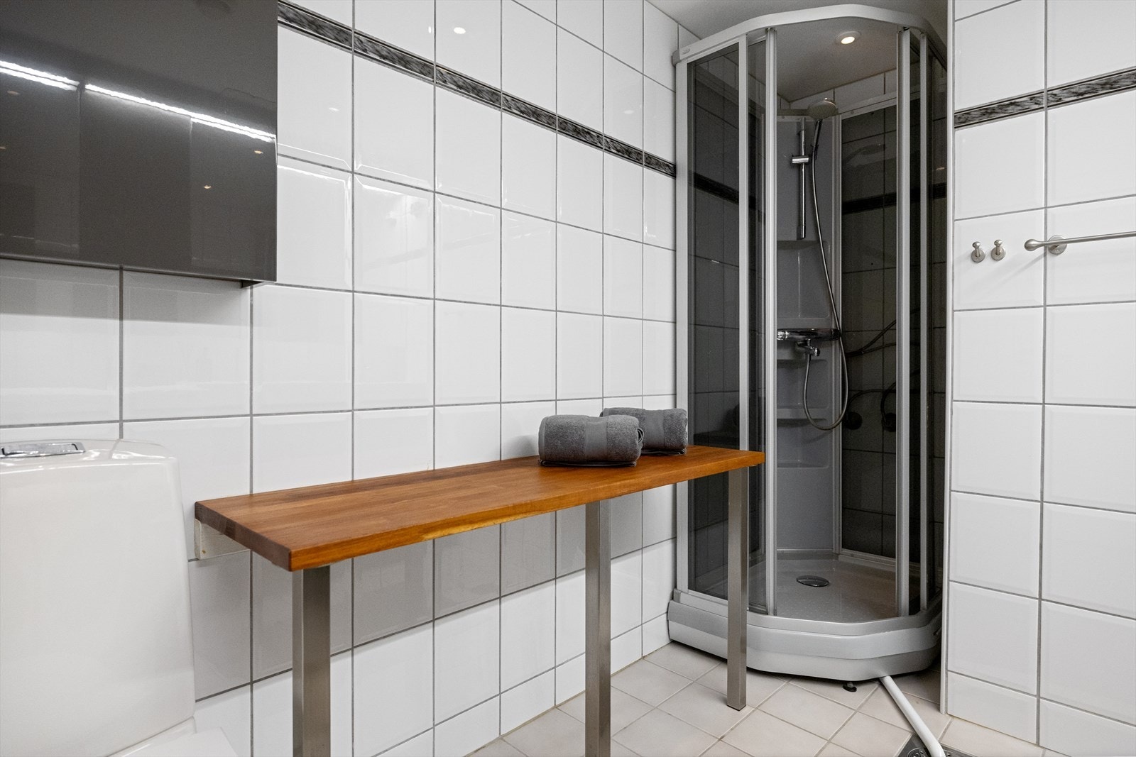 ...og dusjkabinett. Galleribilde