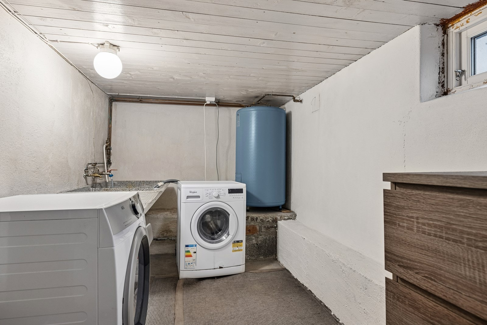 Vaskerom i kjeller. Galleribilde