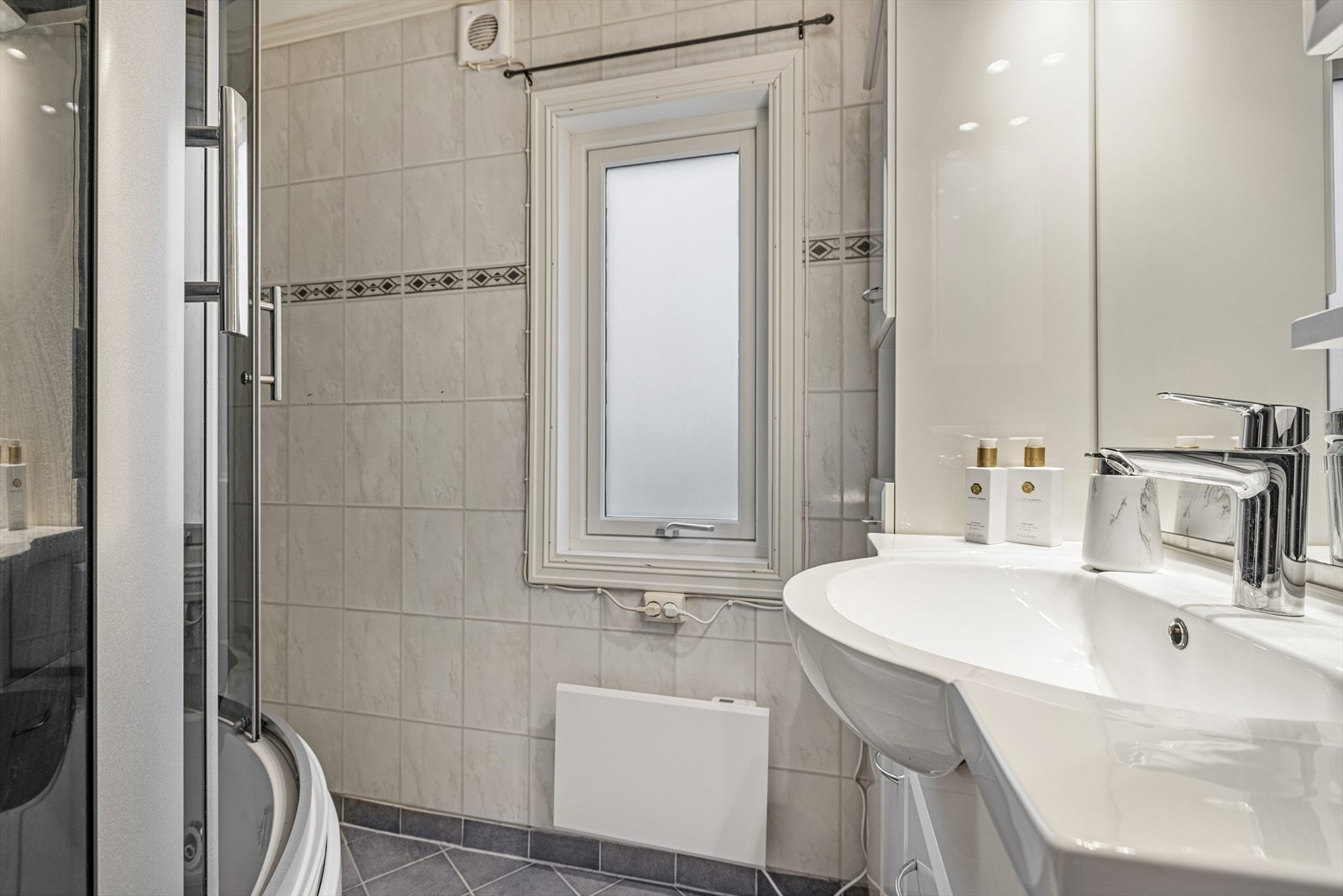 Fra baderommet. Galleribilde