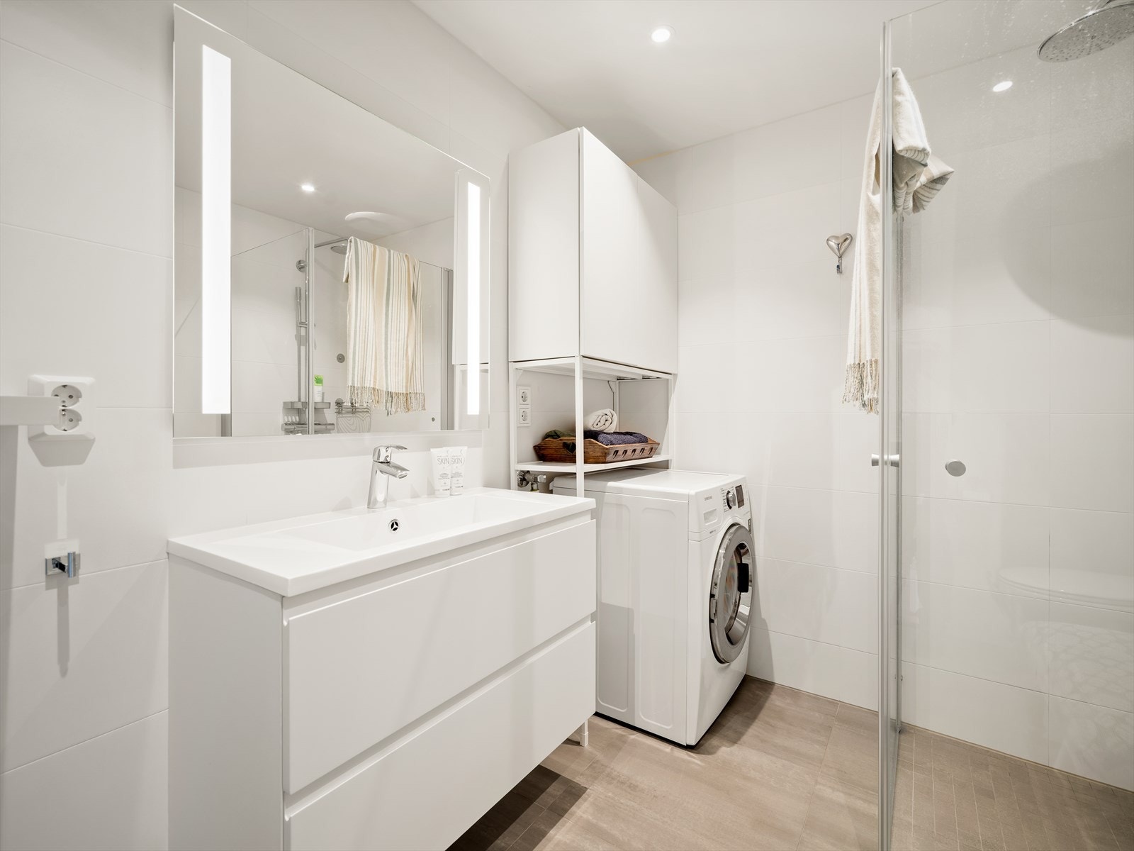 Opplegg for vaskemaskin. Galleribilde