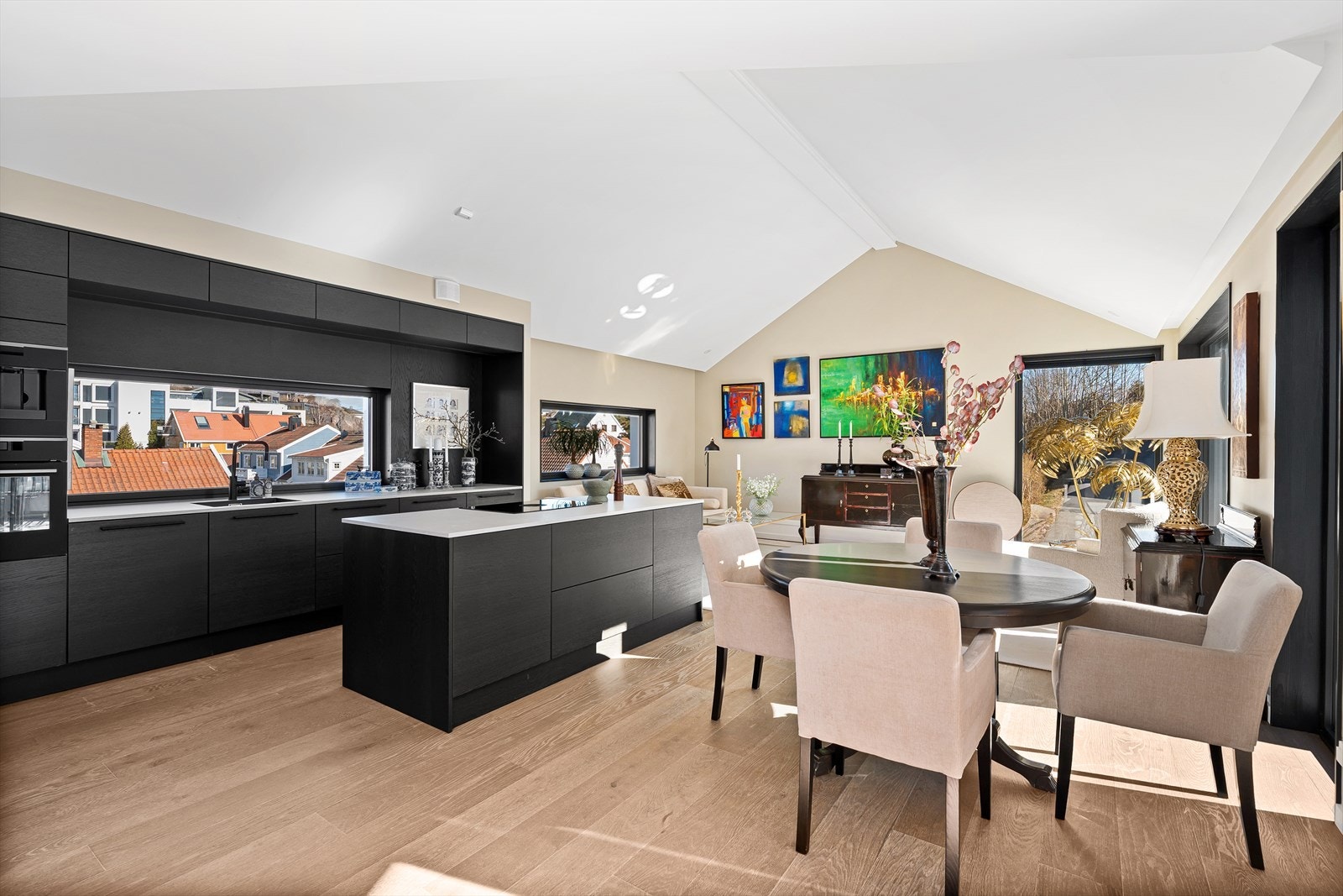 God takhøyde gir en god romfølelse her. Må oppleves Galleribilde