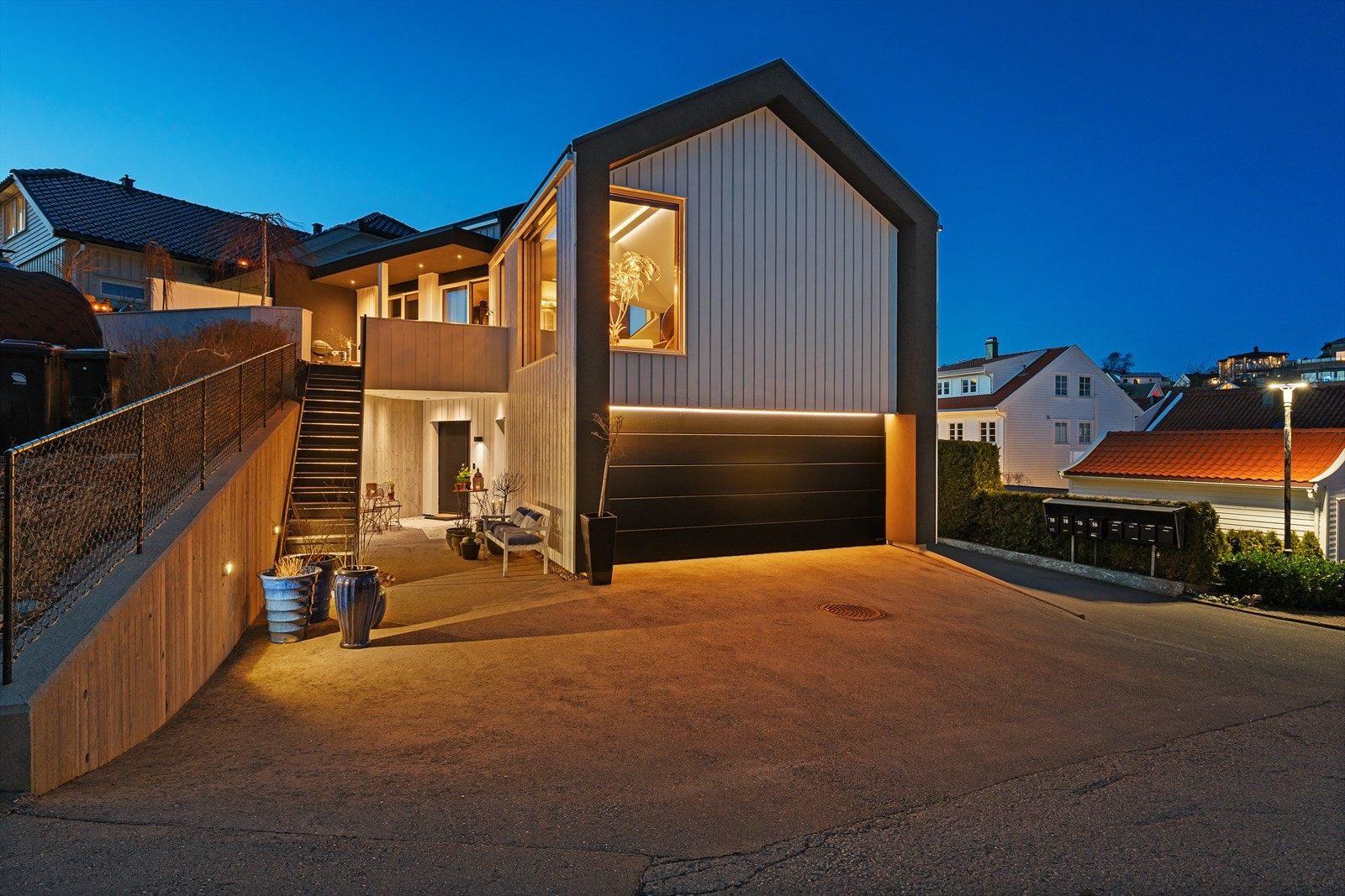 Stor gårdsplass Galleribilde