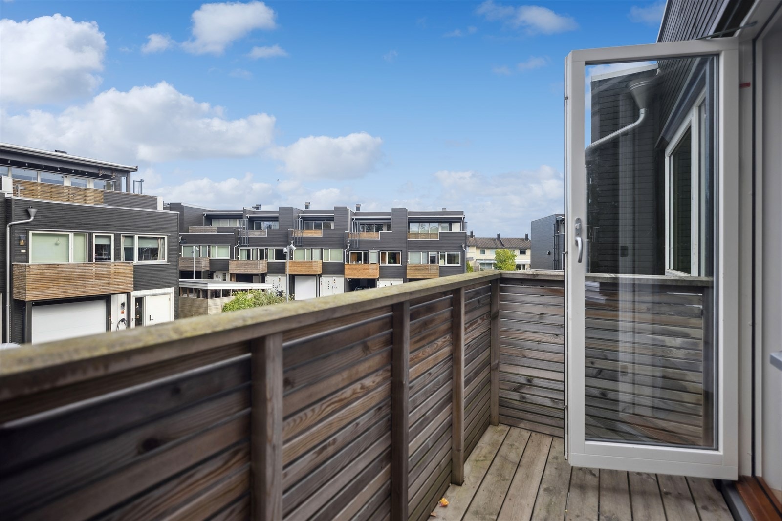 Hovedsoverommet har direkte utgang til en hyggelig balkong på 3 kvm. Galleribilde