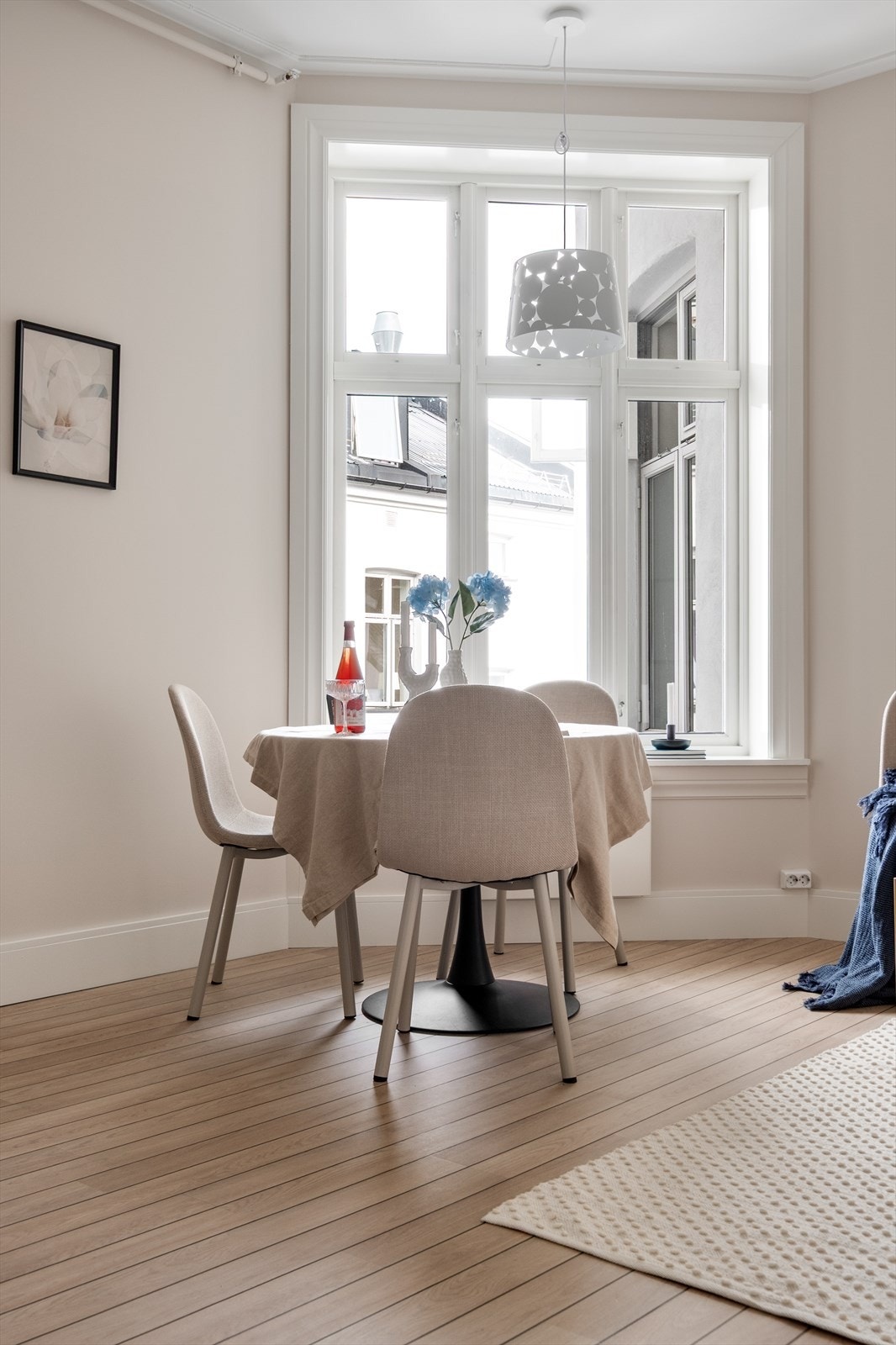 Hele leiligheten vender mot rolig bakgård. Galleribilde