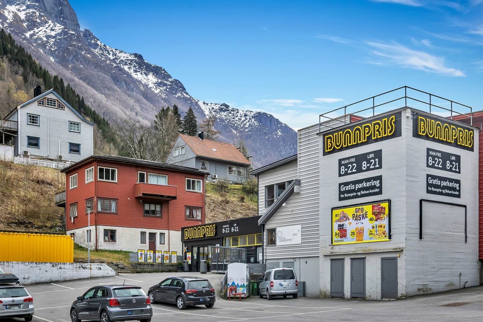 - I Odda finner man butikker, kafeer, treningssentre og et mangfold av offentlige tjenester - Galleribilde