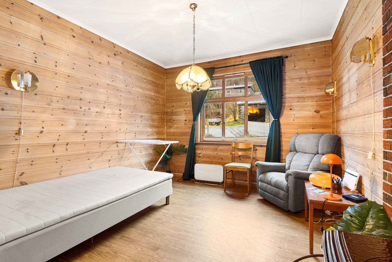 - God plass til ønsket spisegruppe, her kan du invitere hele familien på middag - Galleribilde