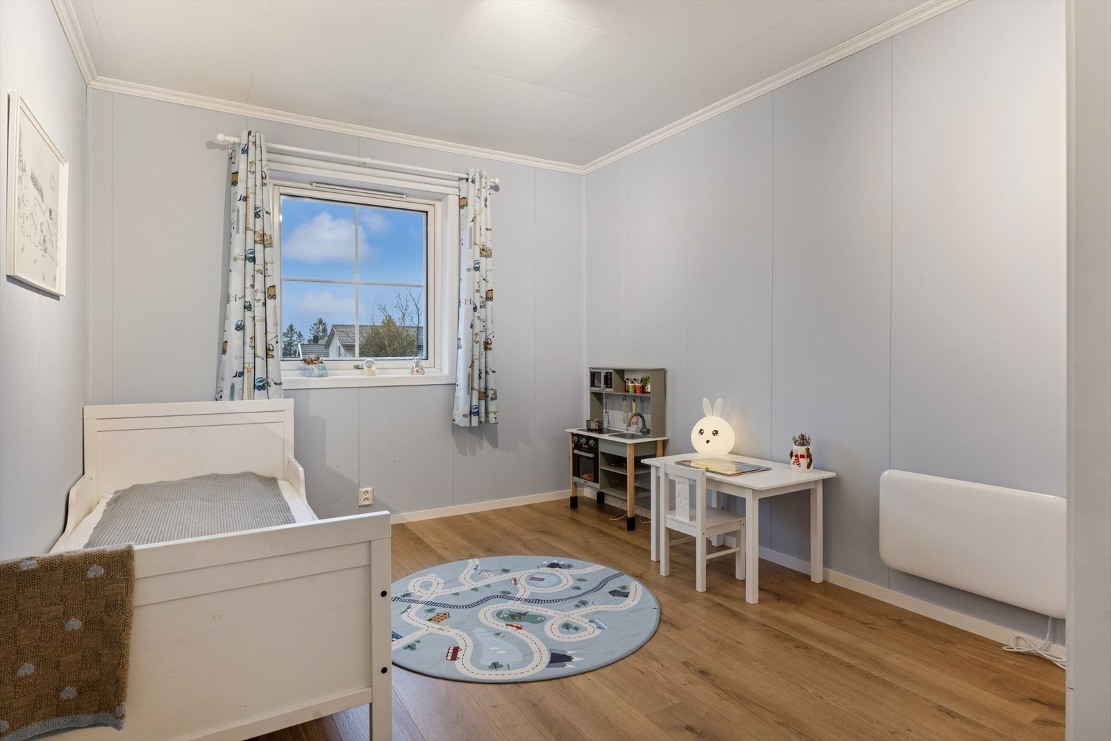 Det er 3 gode soverom i 2. etasje Galleribilde