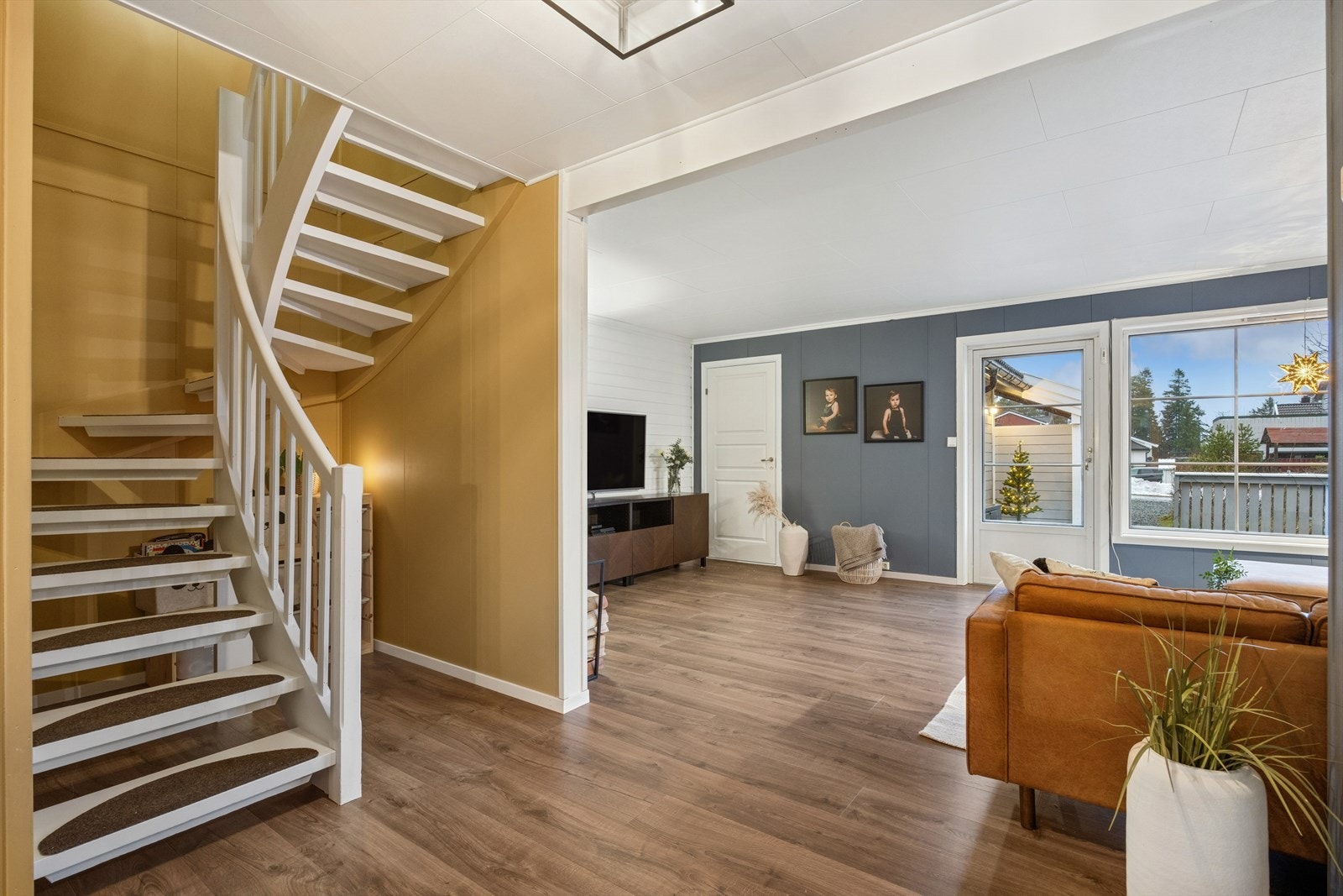 Trapp opp til 2. etasje. Galleribilde