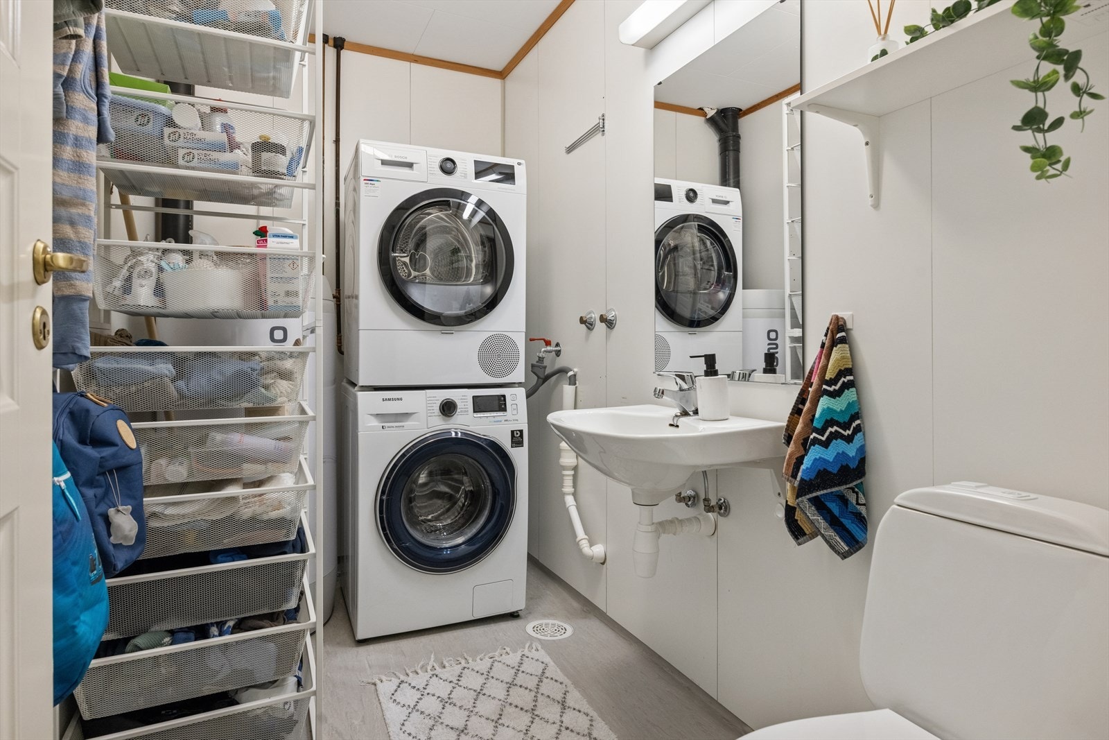 Vaskerom og toalett i 1. etasje Galleribilde