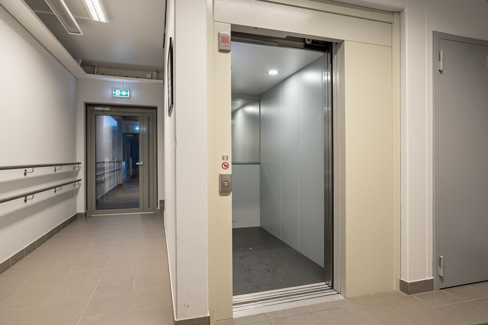 Bygget er utsyrt med heis, noe som gir deg trappefri adkomst Galleribilde