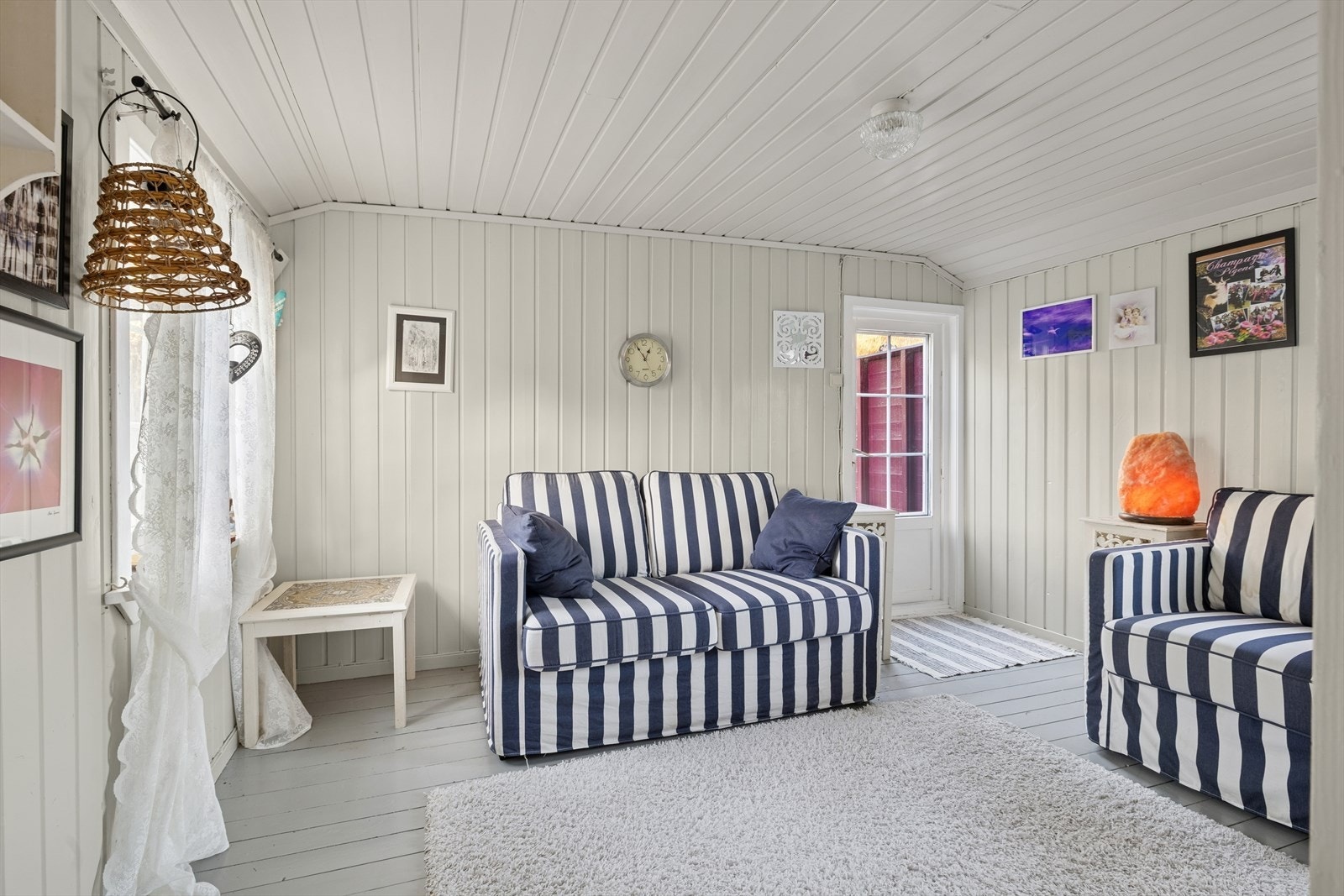 Soverom 1 - hovedsoverommet er i dag innredet som stue. Galleribilde