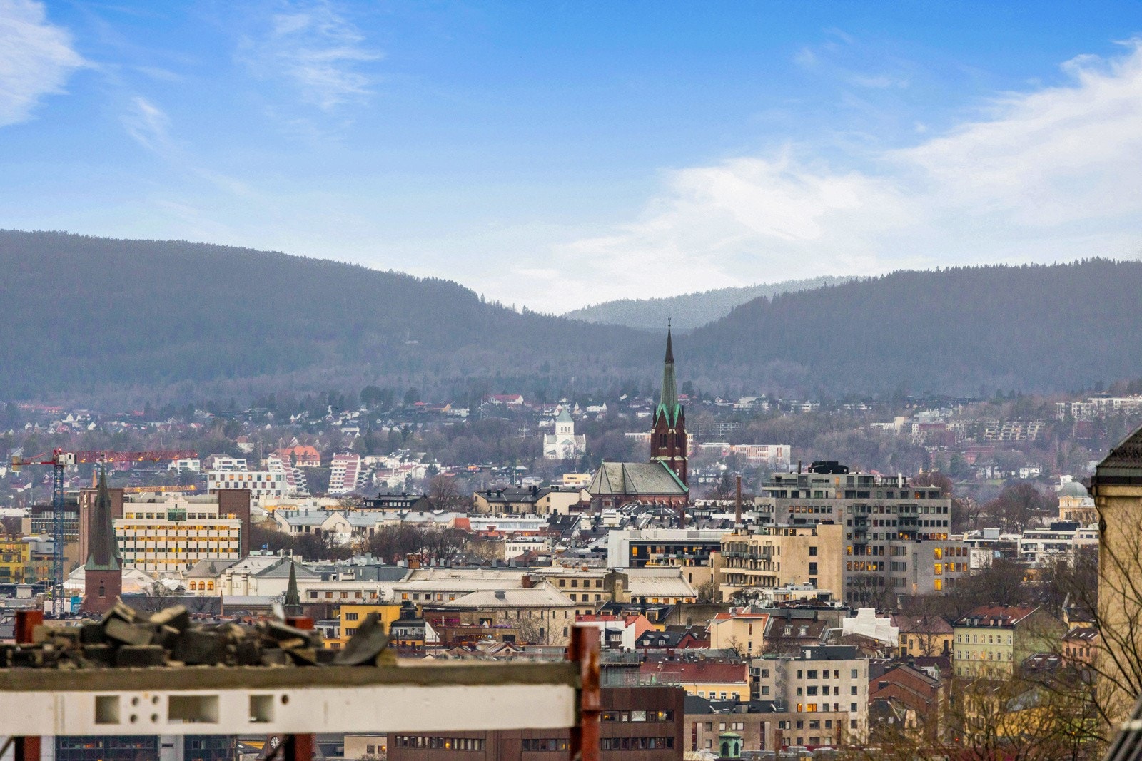 Flott utsikt fra felles takterrasse, samt svært gode solforhold. Galleribilde