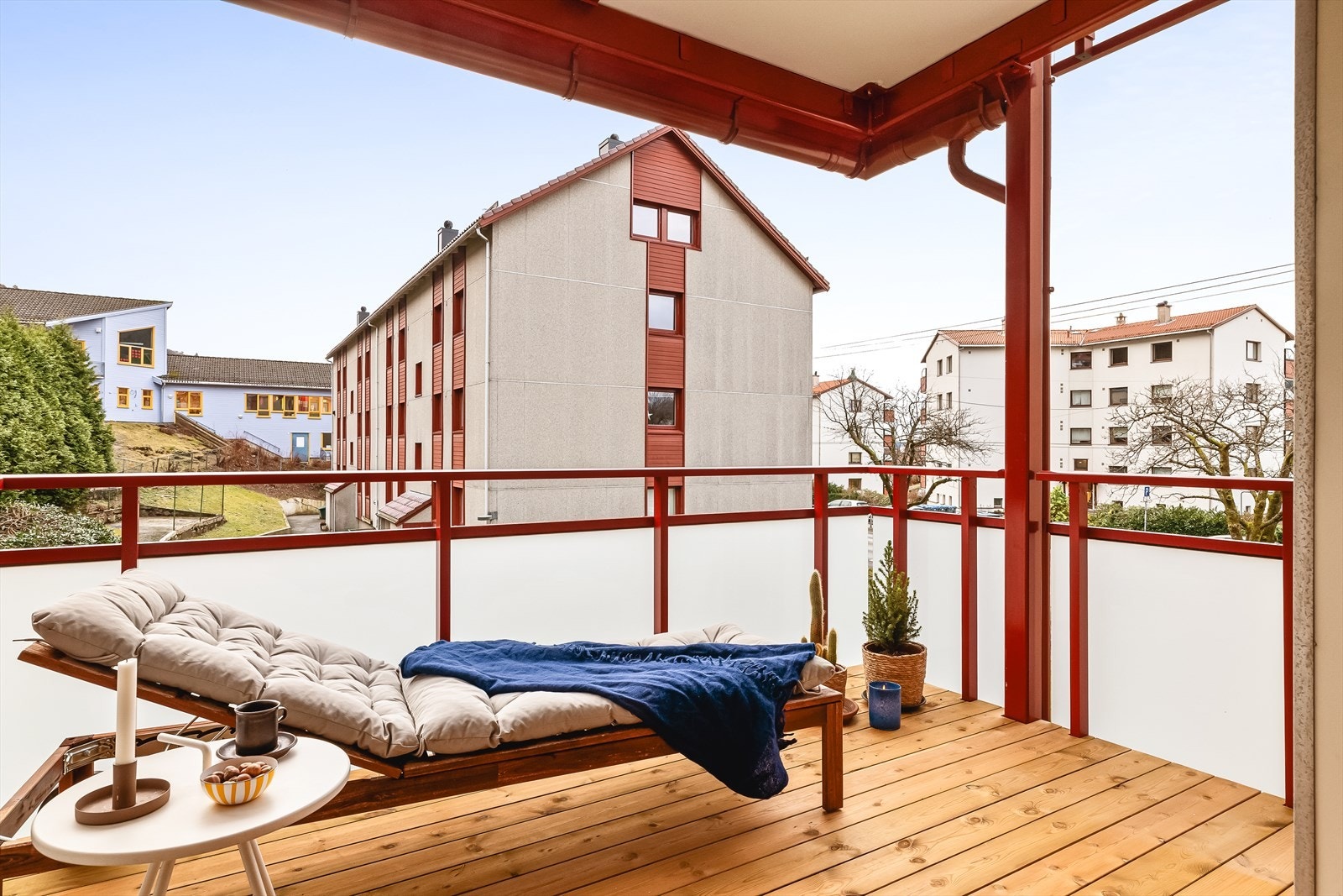 Atlanen er vendt mot sør, og her er det gode solforhold store deler av dagen. Galleribilde