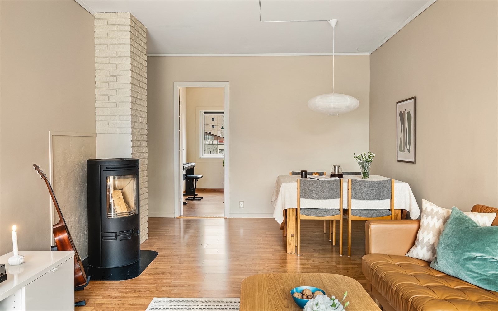 Rentbrennende ildsted som varmer godt på kalde dager. Galleribilde