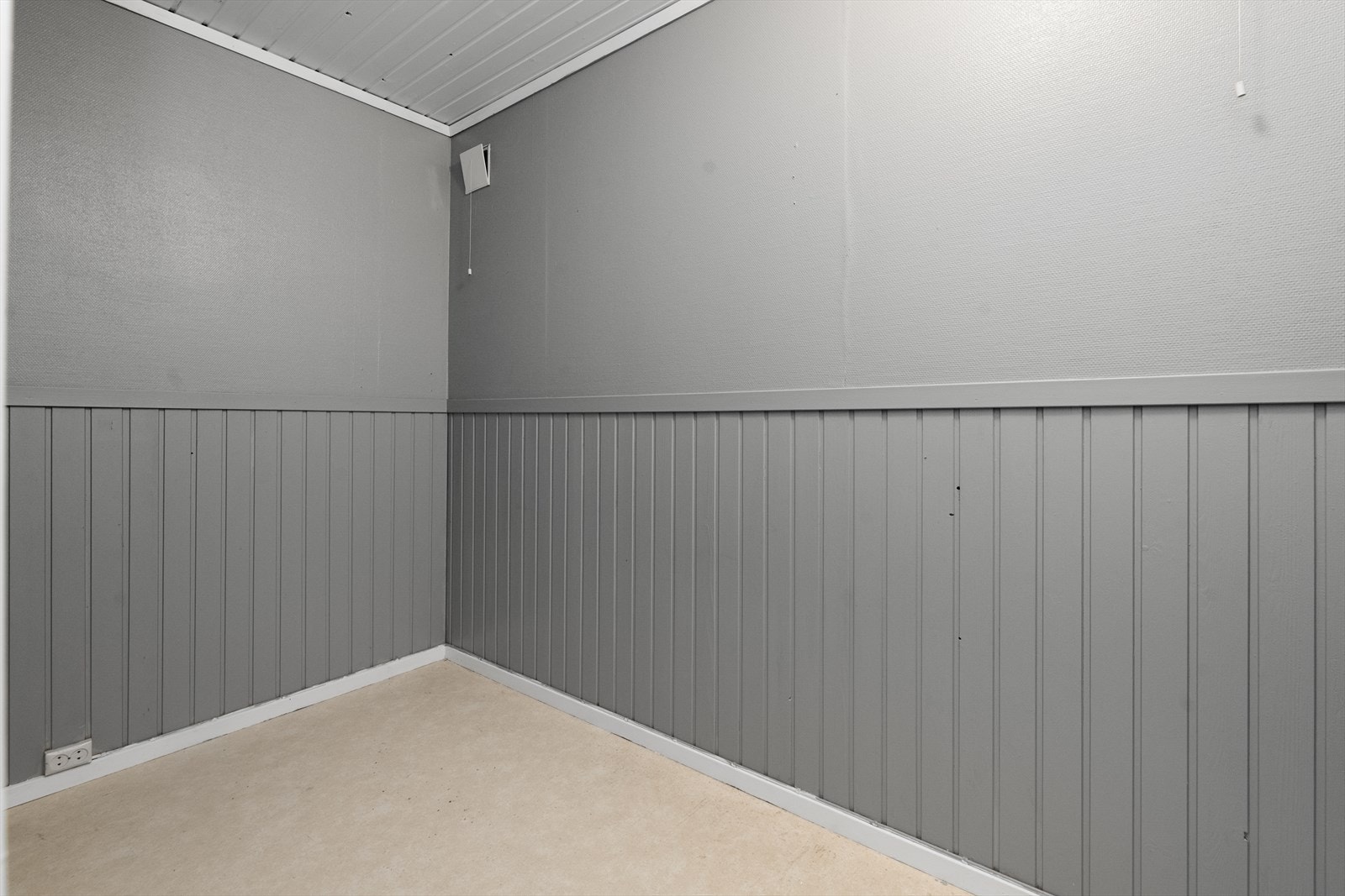 Boligen har flere boder, som gir god plass til oppbevaring av diverse. Galleribilde