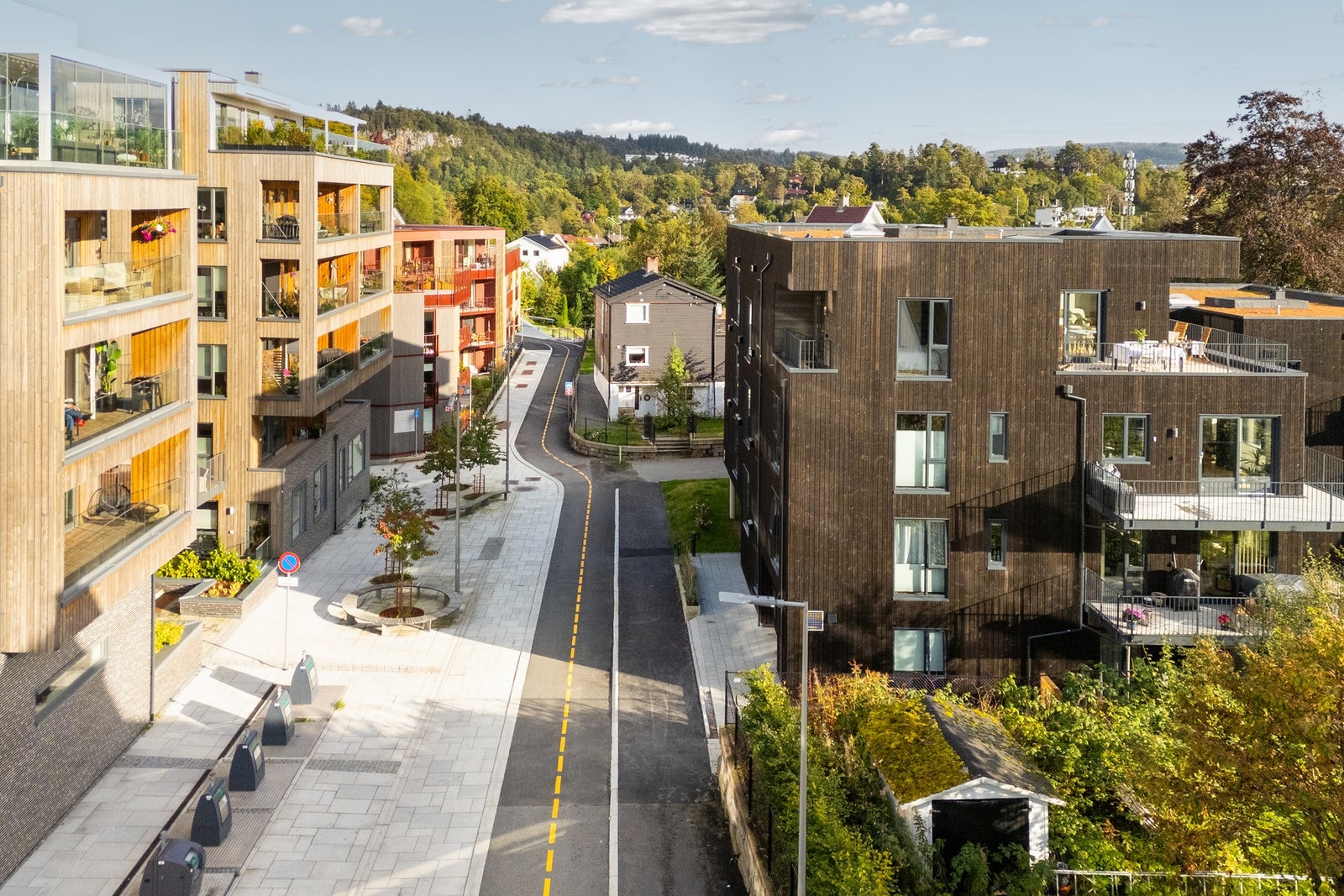 Leiligheten har en svært sentral beliggenhet på Paradis. Galleribilde