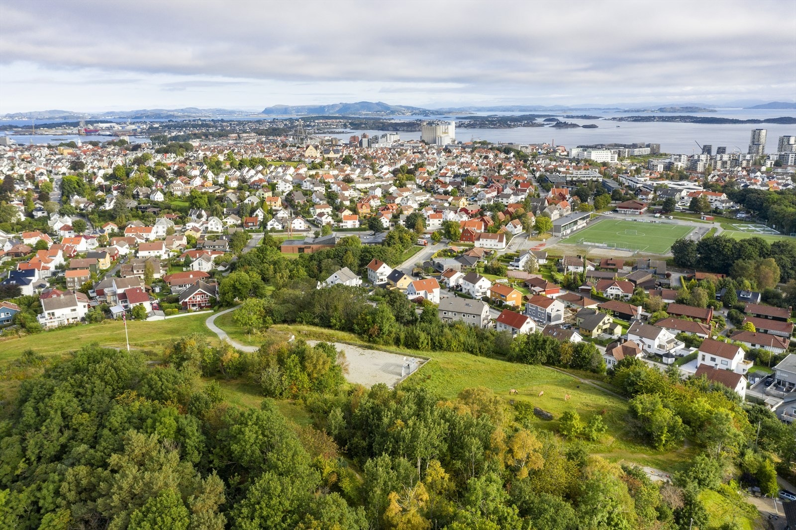Varden som ligger sør på Storhaug med utsikt mot Stavanger Øst og retning mot Hundvåg Galleribilde