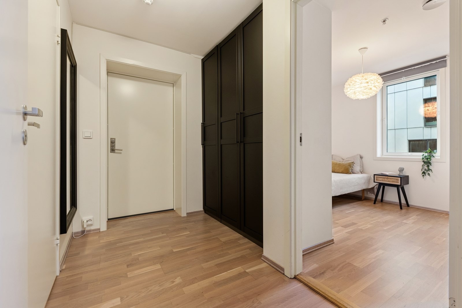 Entré/gang med garderobeskap Galleribilde