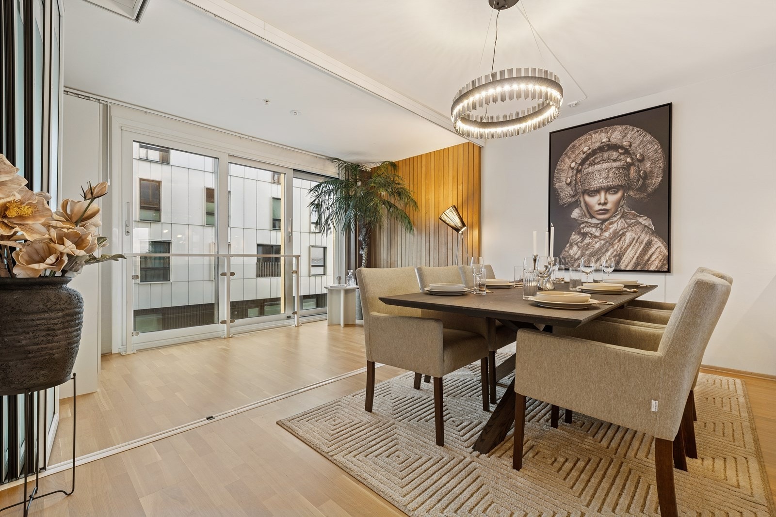 Isolert hagestue som feks. kan brukes som en del av stuen, eller deles av med glassdører om man ønsker det Galleribilde