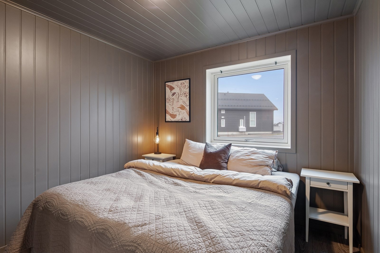 Videre har leiligheten to romslige soverom. Galleribilde